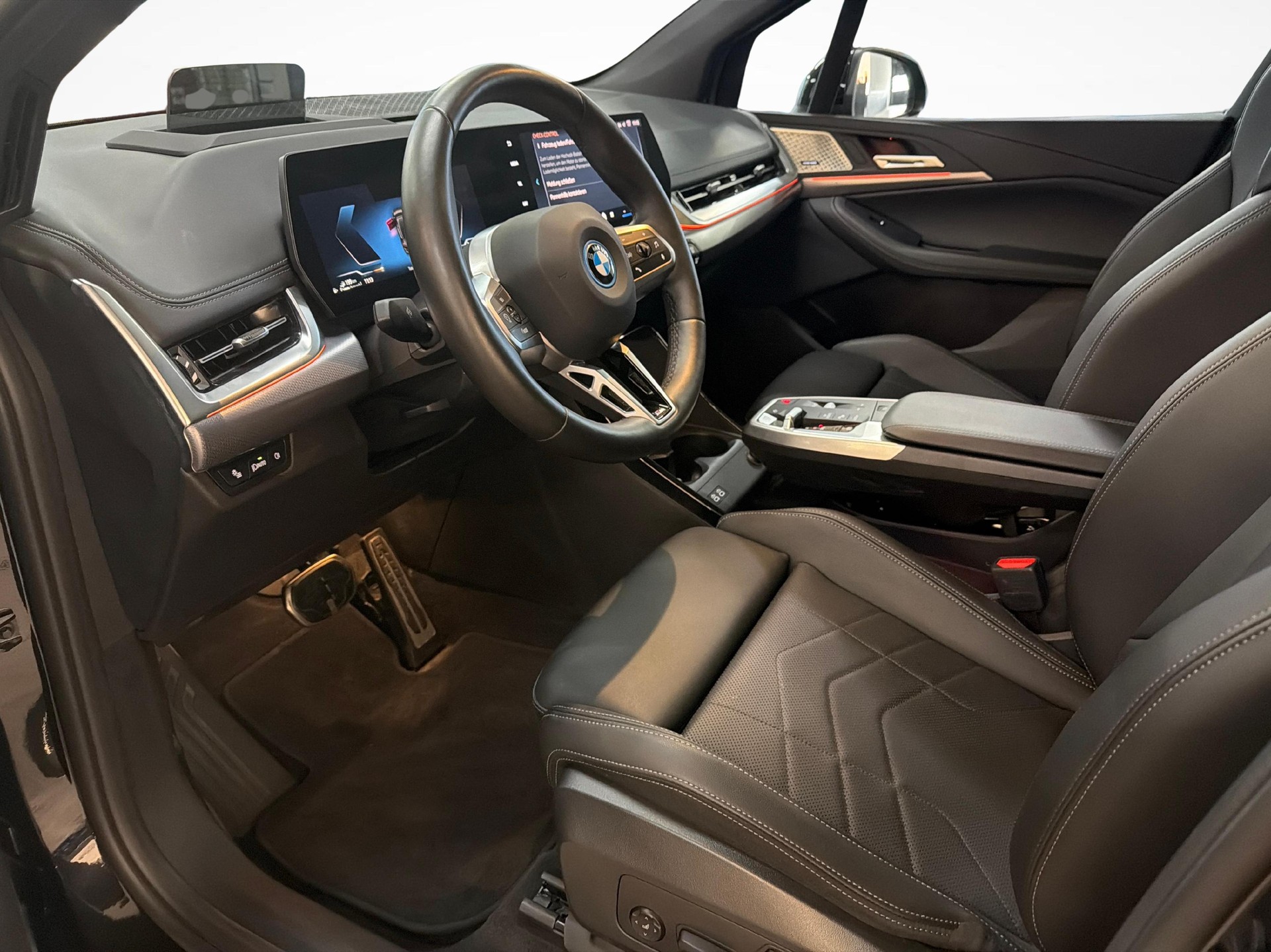 BMW 225e xDrive paddles Active Tourer-image-11
