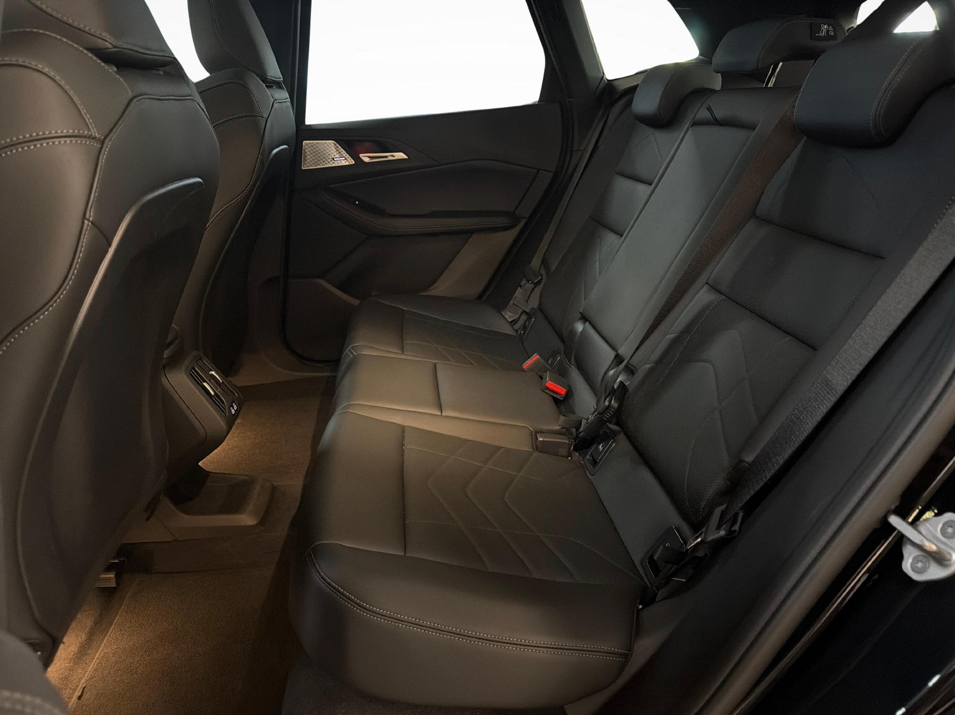 BMW 225e xDrive paddles Active Tourer-image-18
