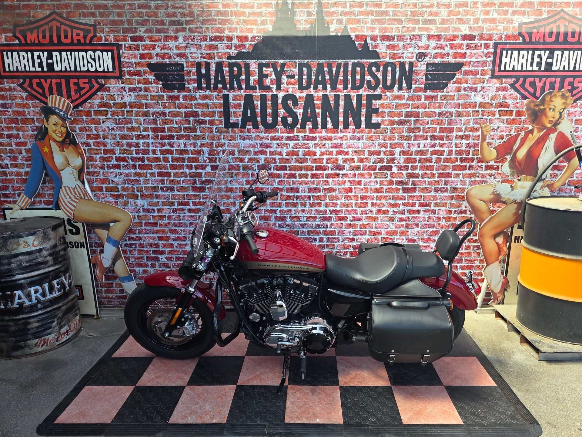 HARLEY-DAVIDSON XL 1200 C Sportster Custom ABS-showroom-element-1
