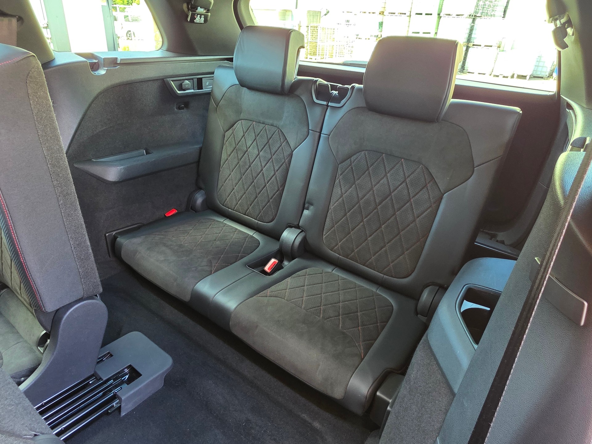 SKODA Kodiaq 2.0 TSI 4x4 RS / 7 Plätzer / AHK 2000kg-image-10