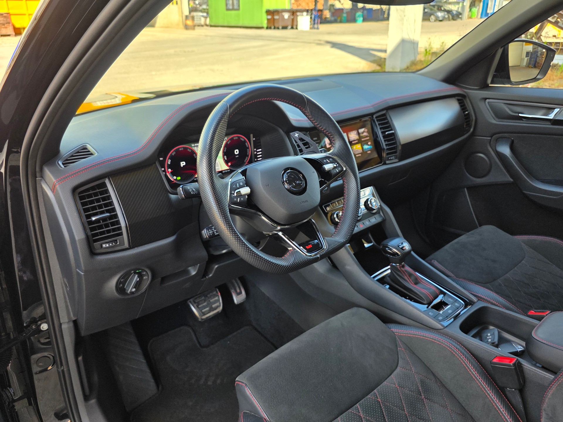 SKODA Kodiaq 2.0 TSI 4x4 RS / 7 Plätzer / AHK 2000kg-image-11