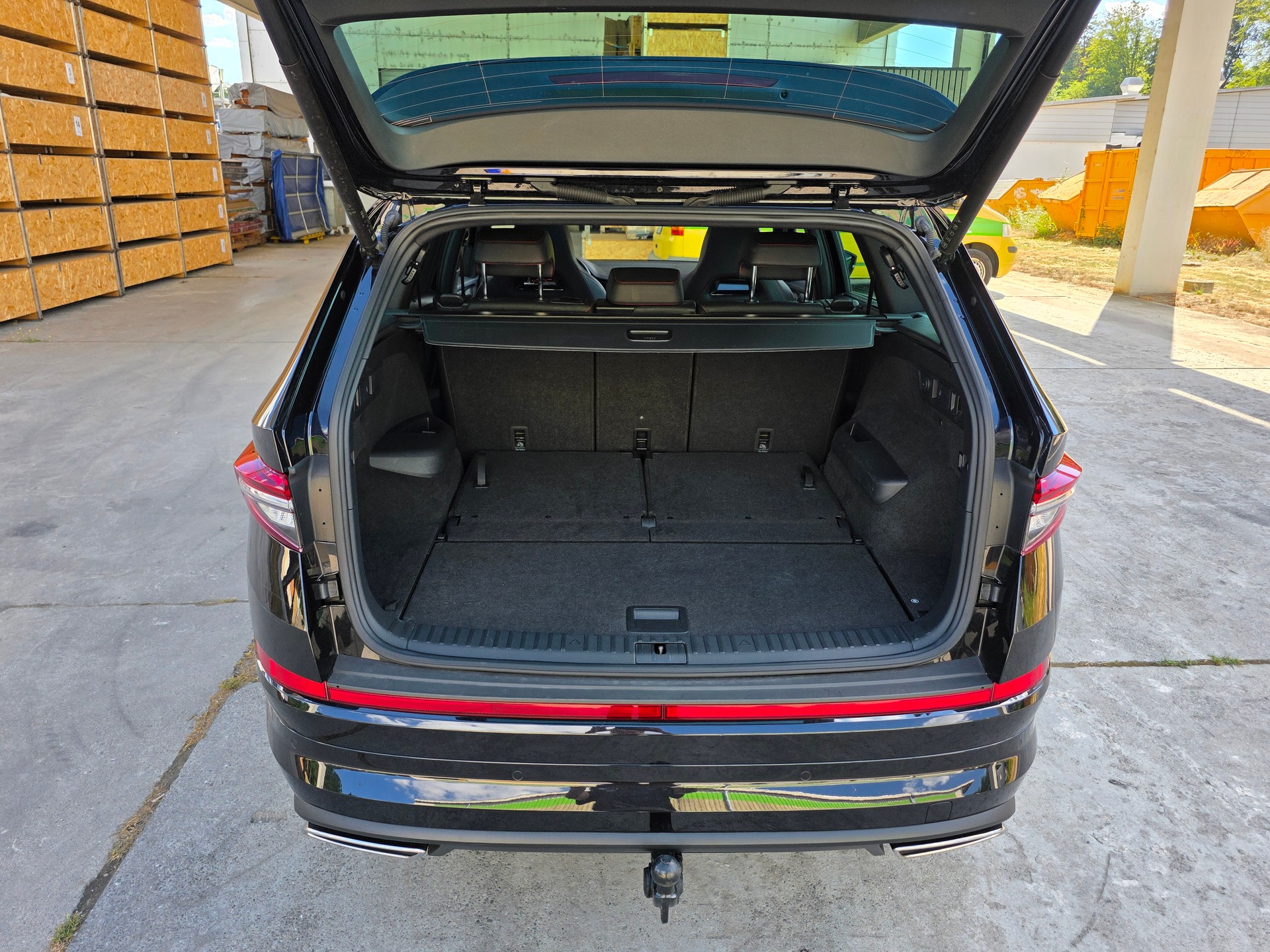 SKODA Kodiaq 2.0 TSI 4x4 RS / 7 Plätzer / AHK 2000kg-image-14