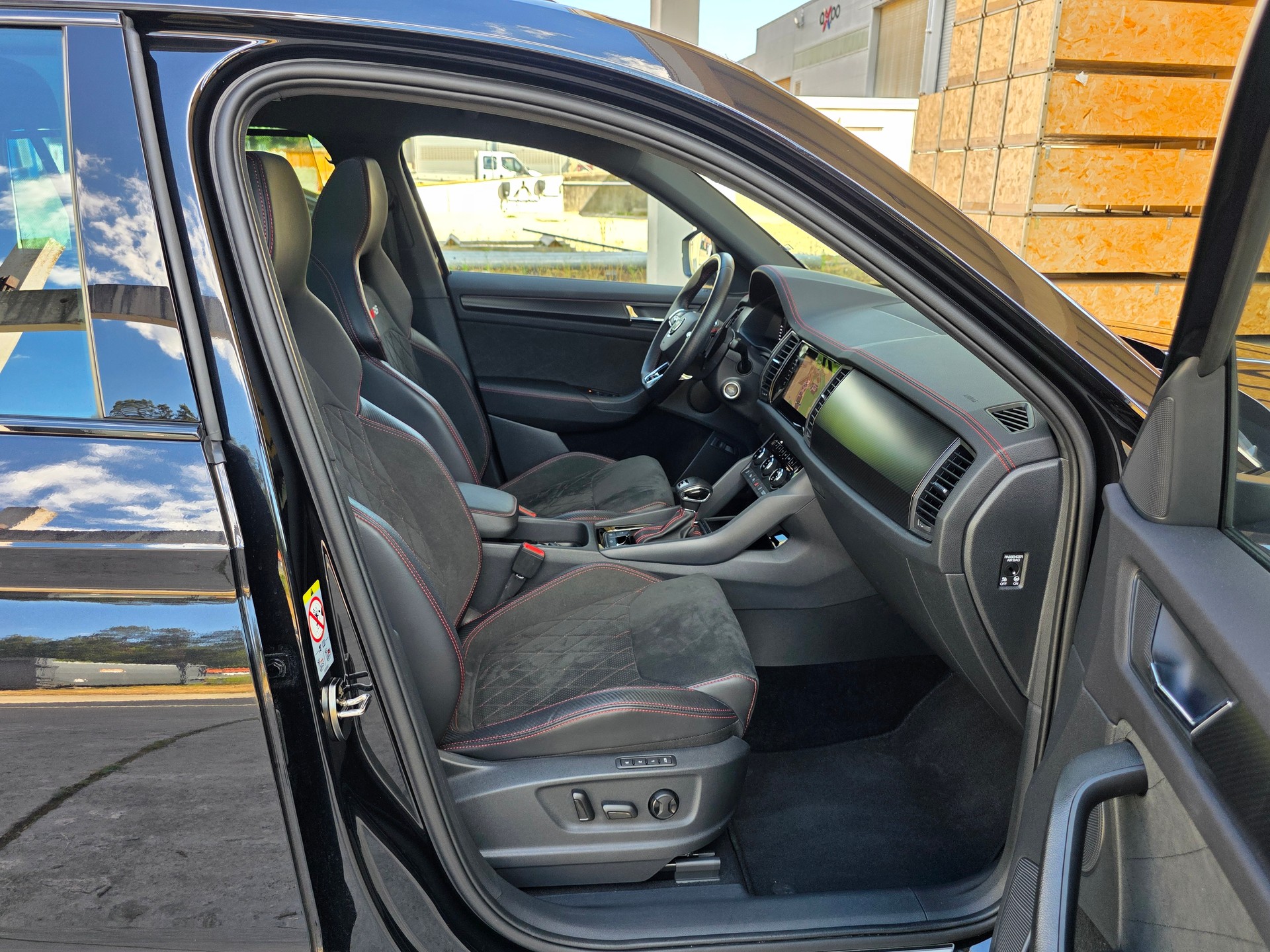 SKODA Kodiaq 2.0 TSI 4x4 RS / 7 Plätzer / AHK 2000kg-image-8