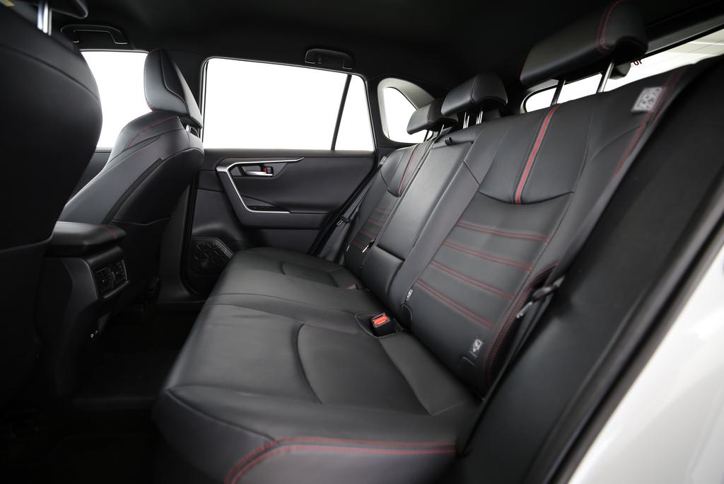 TOYOTA RAV4 2.5 Plug-In-Hybrid Platinum-image-8