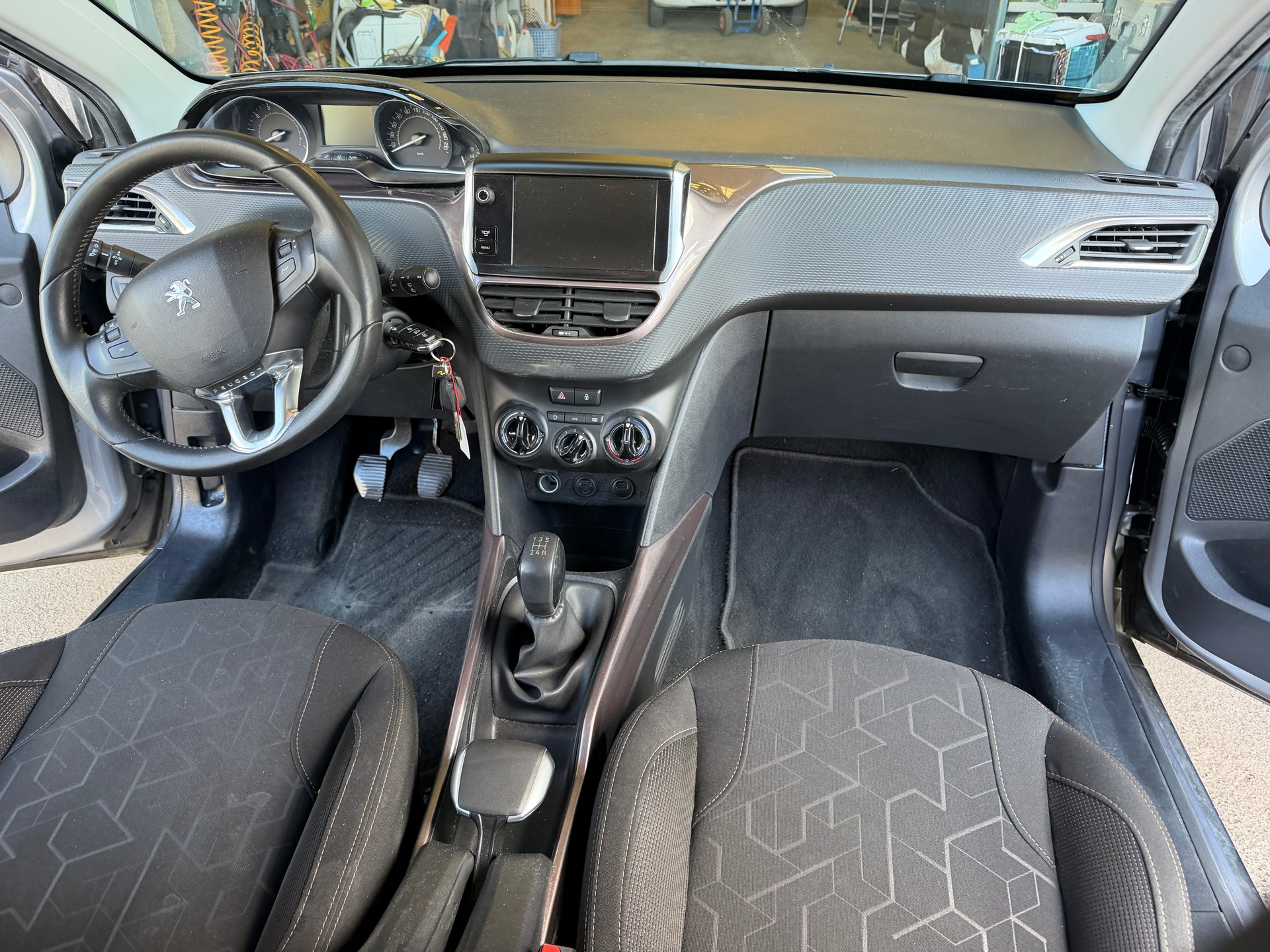 PEUGEOT 2008 1.6 VTI Active-image-6