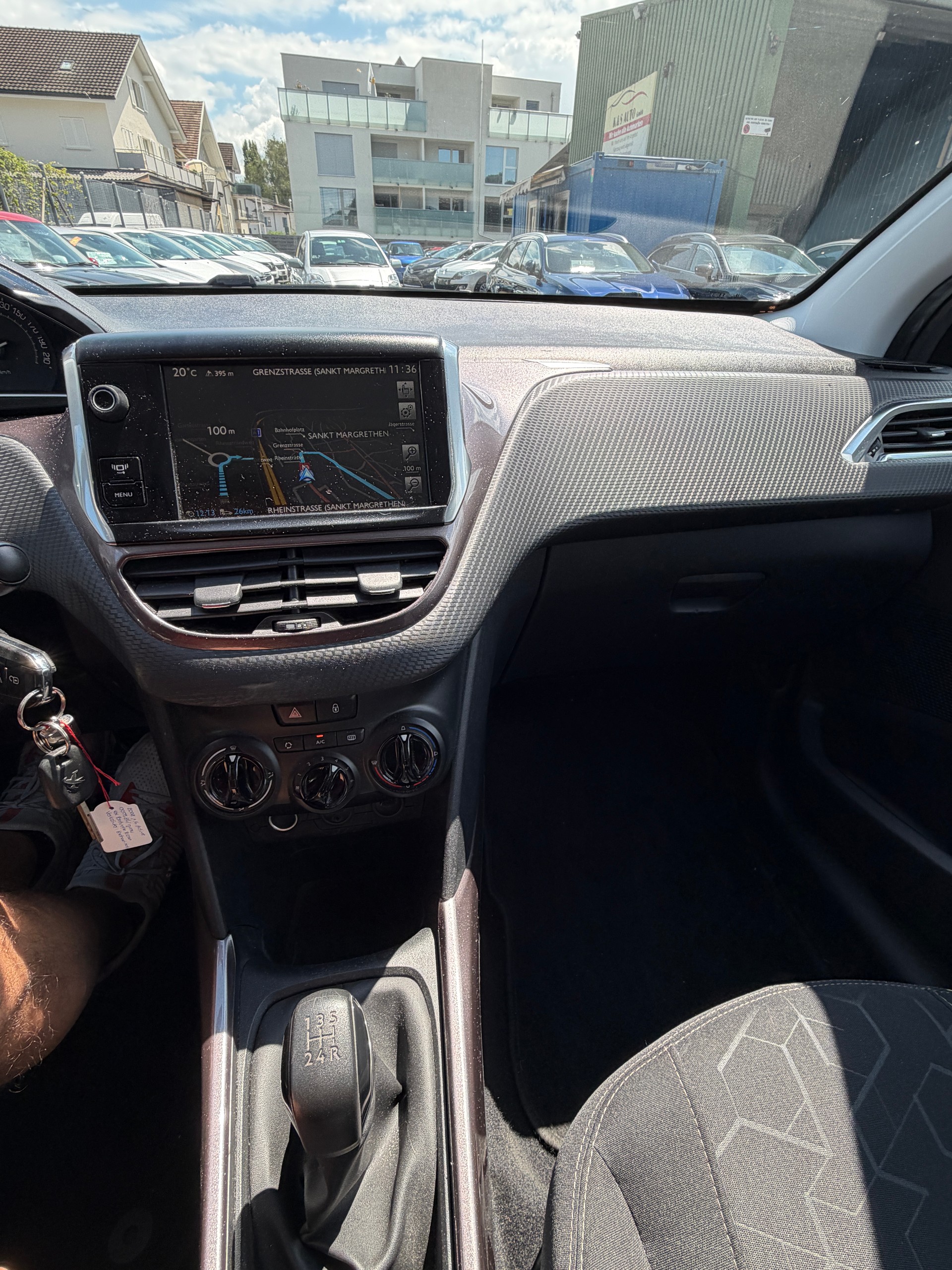 PEUGEOT 2008 1.6 VTI Active-image-11