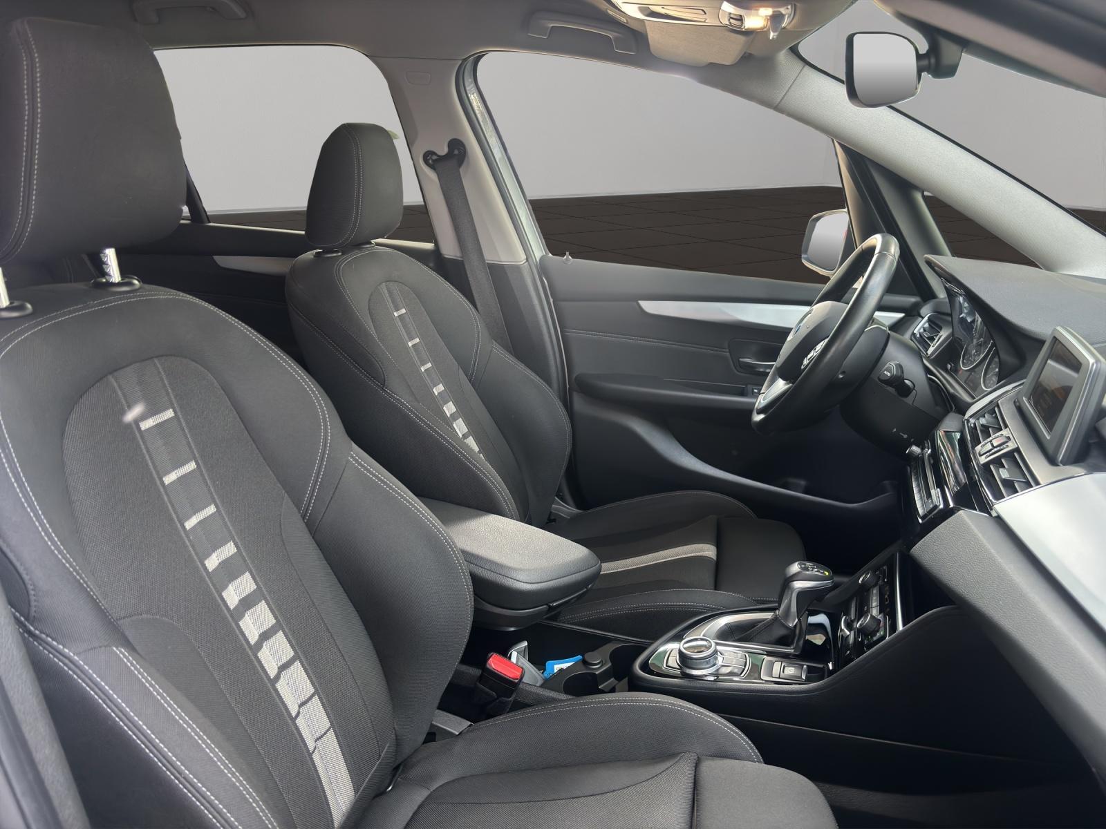 BMW 218d Gran Tourer-image-10
