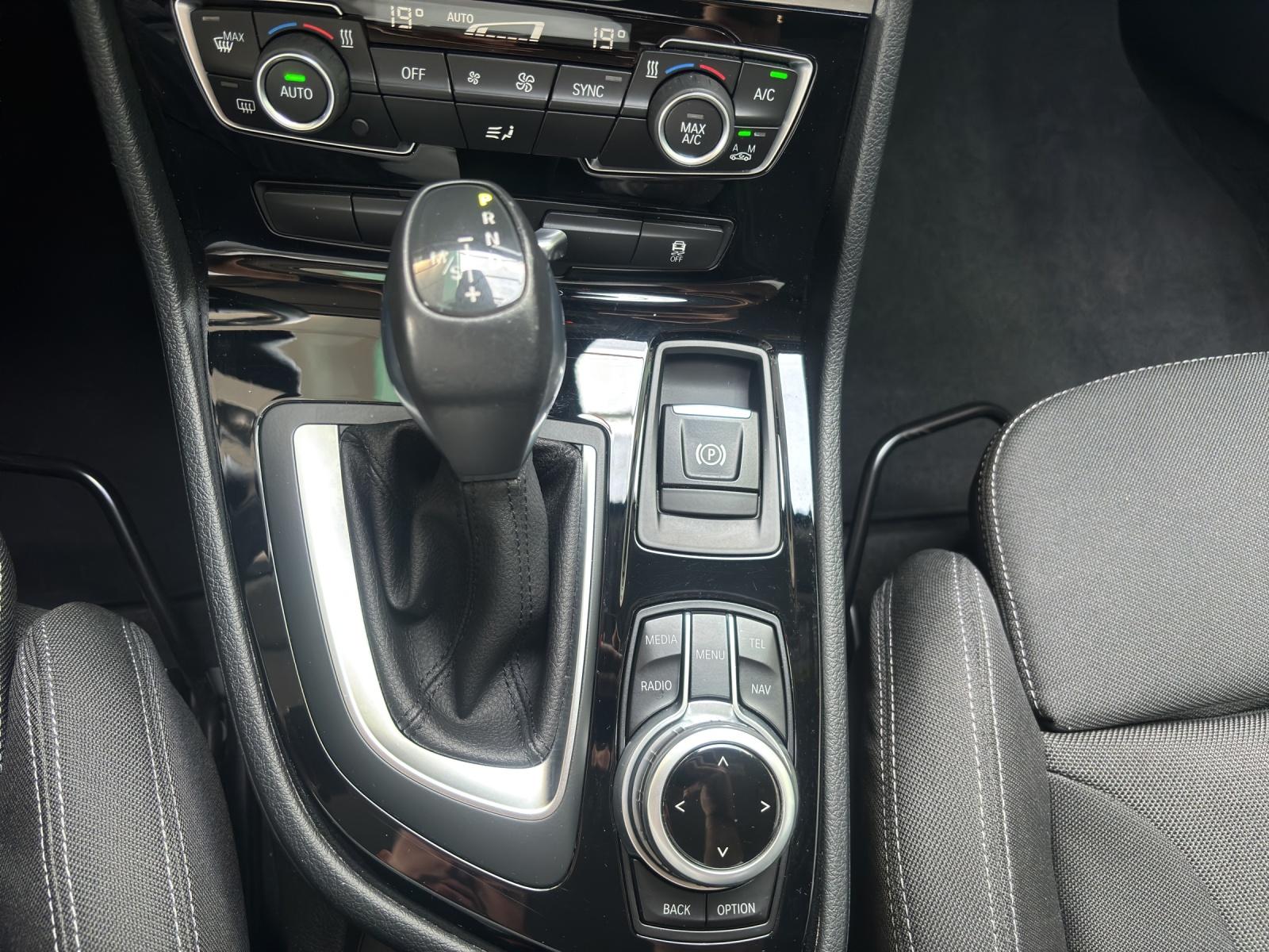 BMW 218d Gran Tourer-image-7