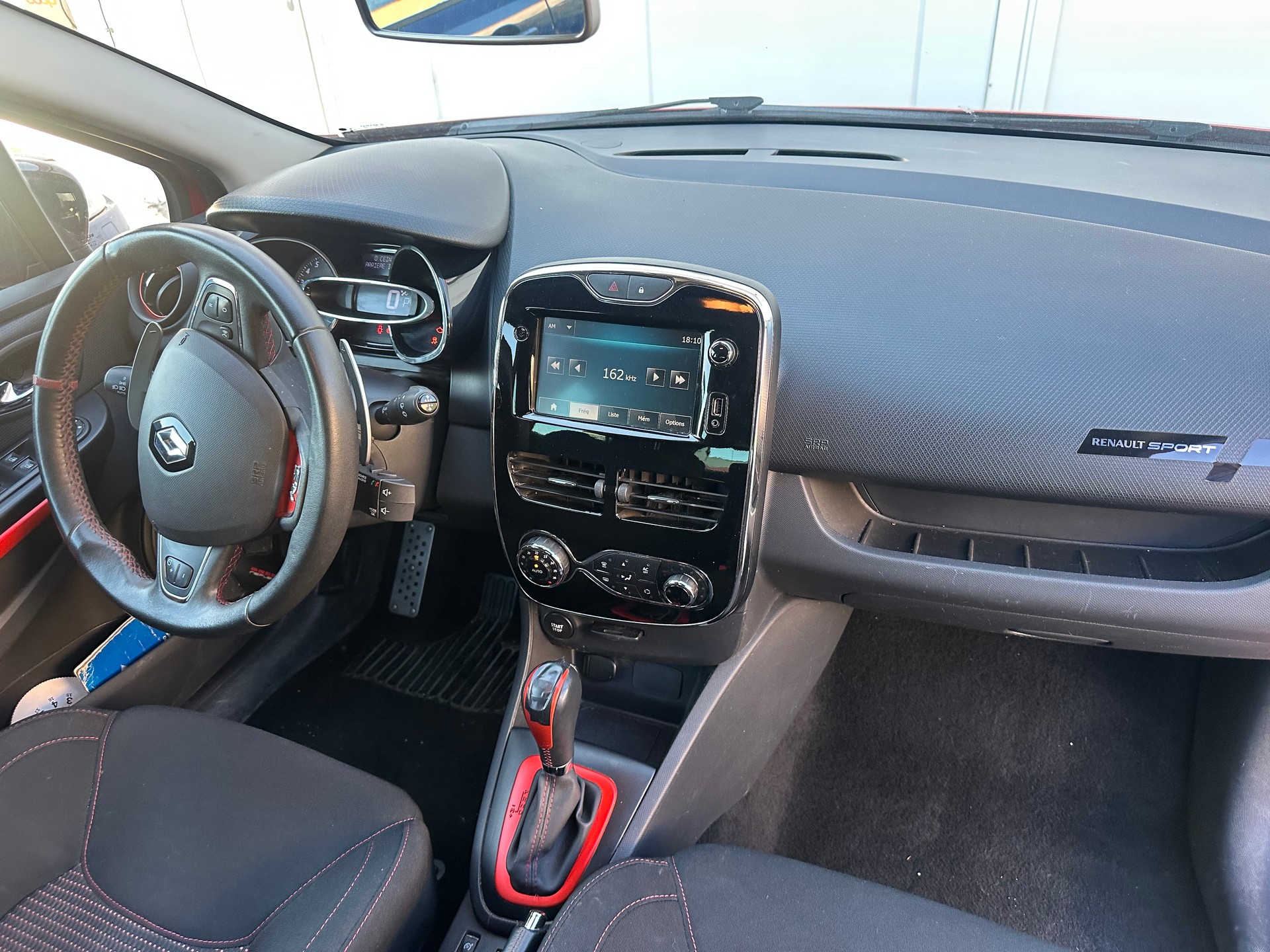RENAULT Clio 1.6 T RS 200 EDC-image-12