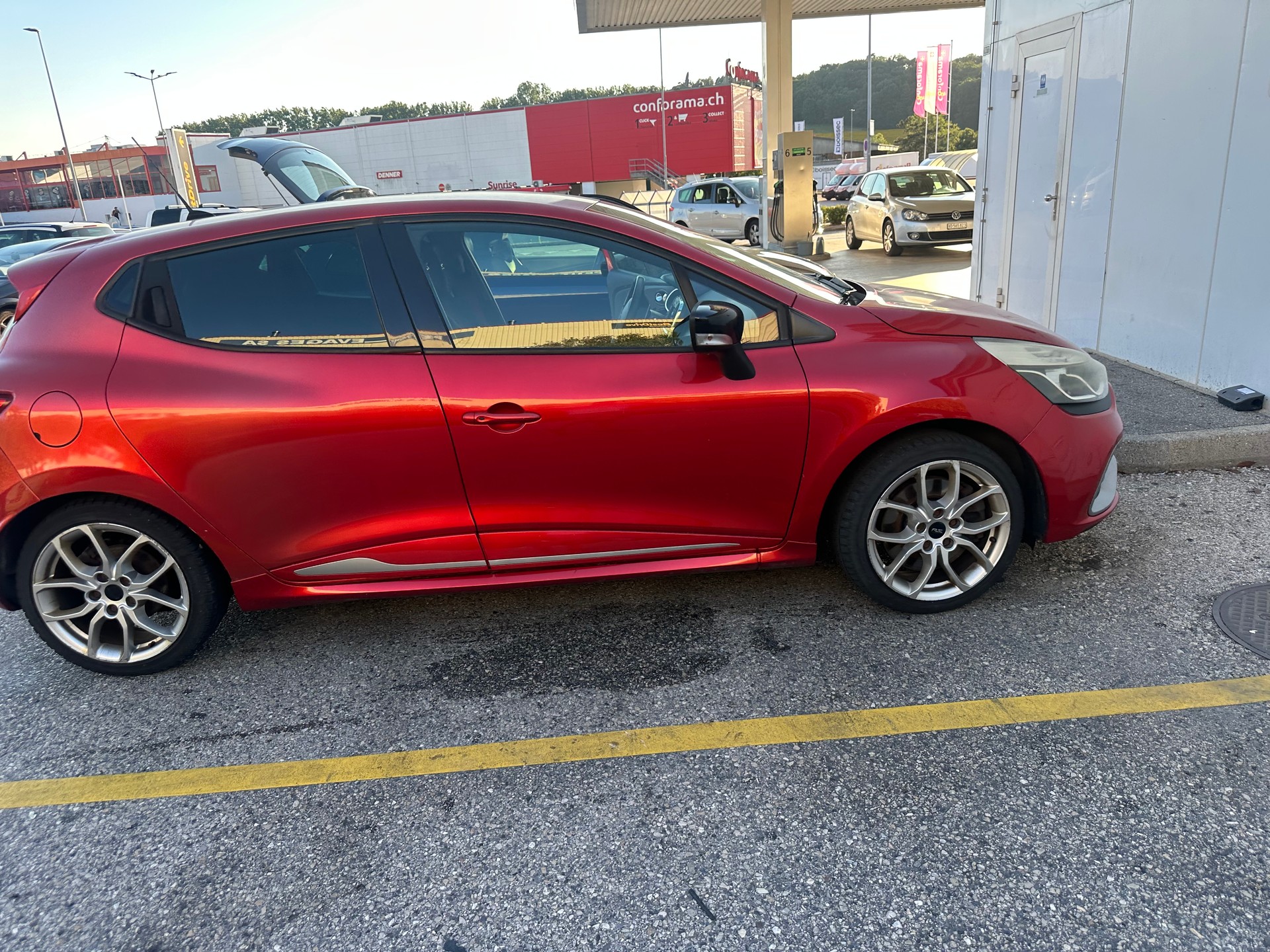 RENAULT Clio 1.6 T RS 200 EDC-image-8