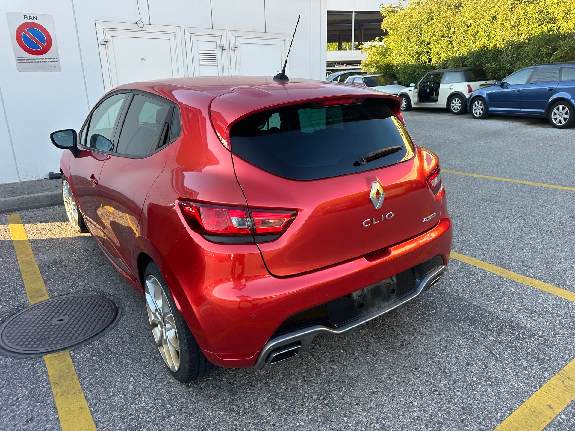 RENAULT Clio 1.6 T RS 200 EDC-image-10