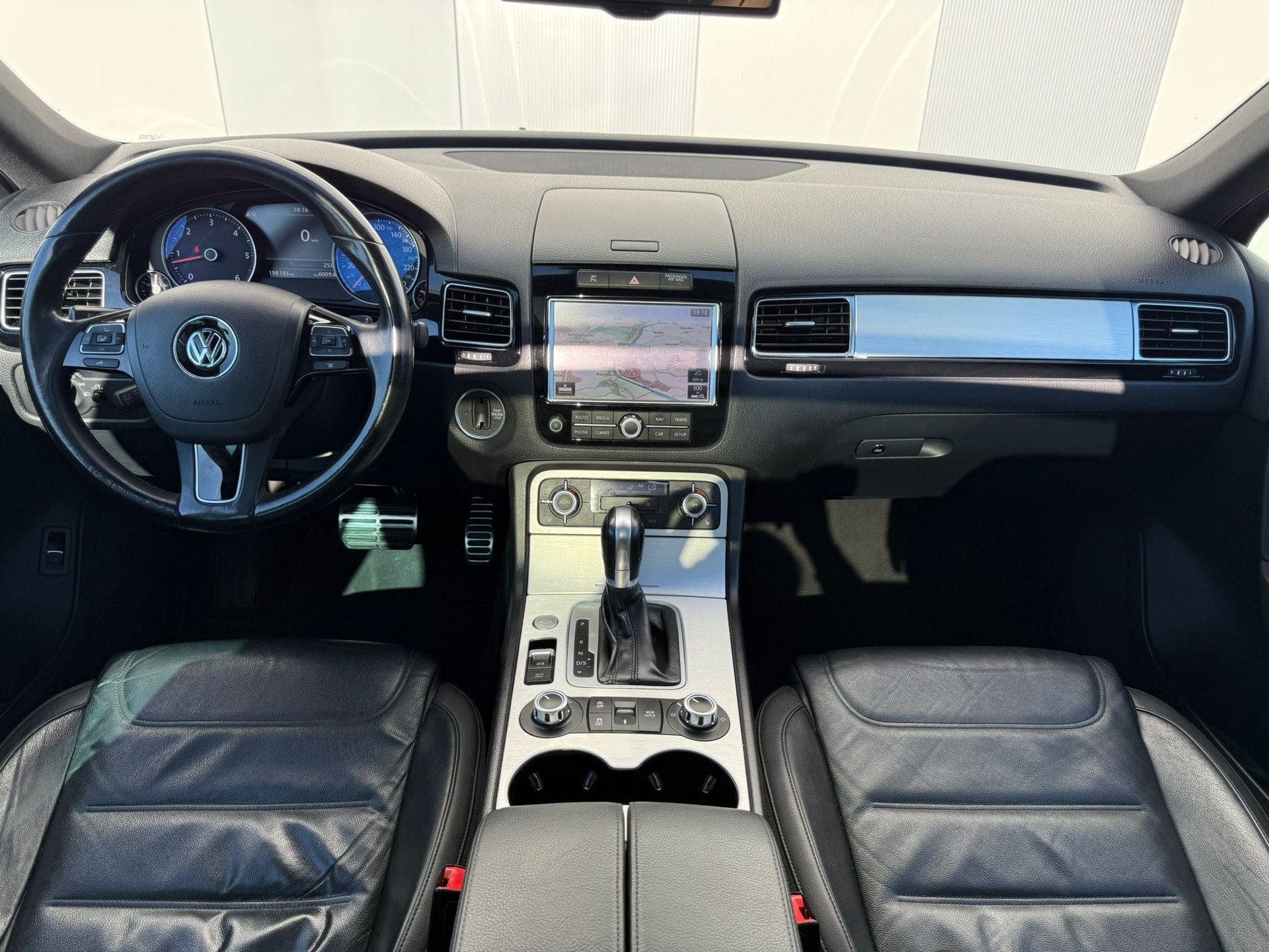 VW Touareg 3.0 TDI BMT Black Pearl Tiptronic-image-9
