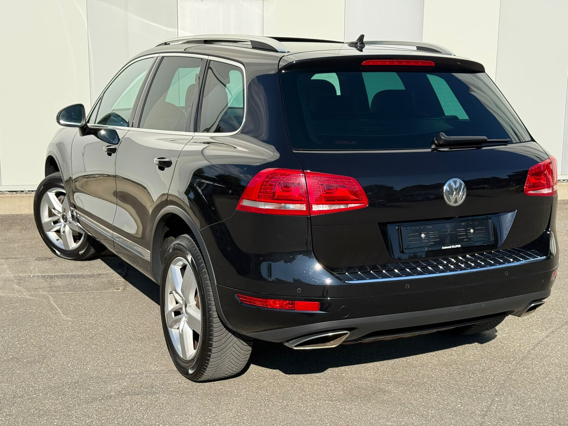 VW Touareg 3.0 TDI BMT Black Pearl Tiptronic-image-3