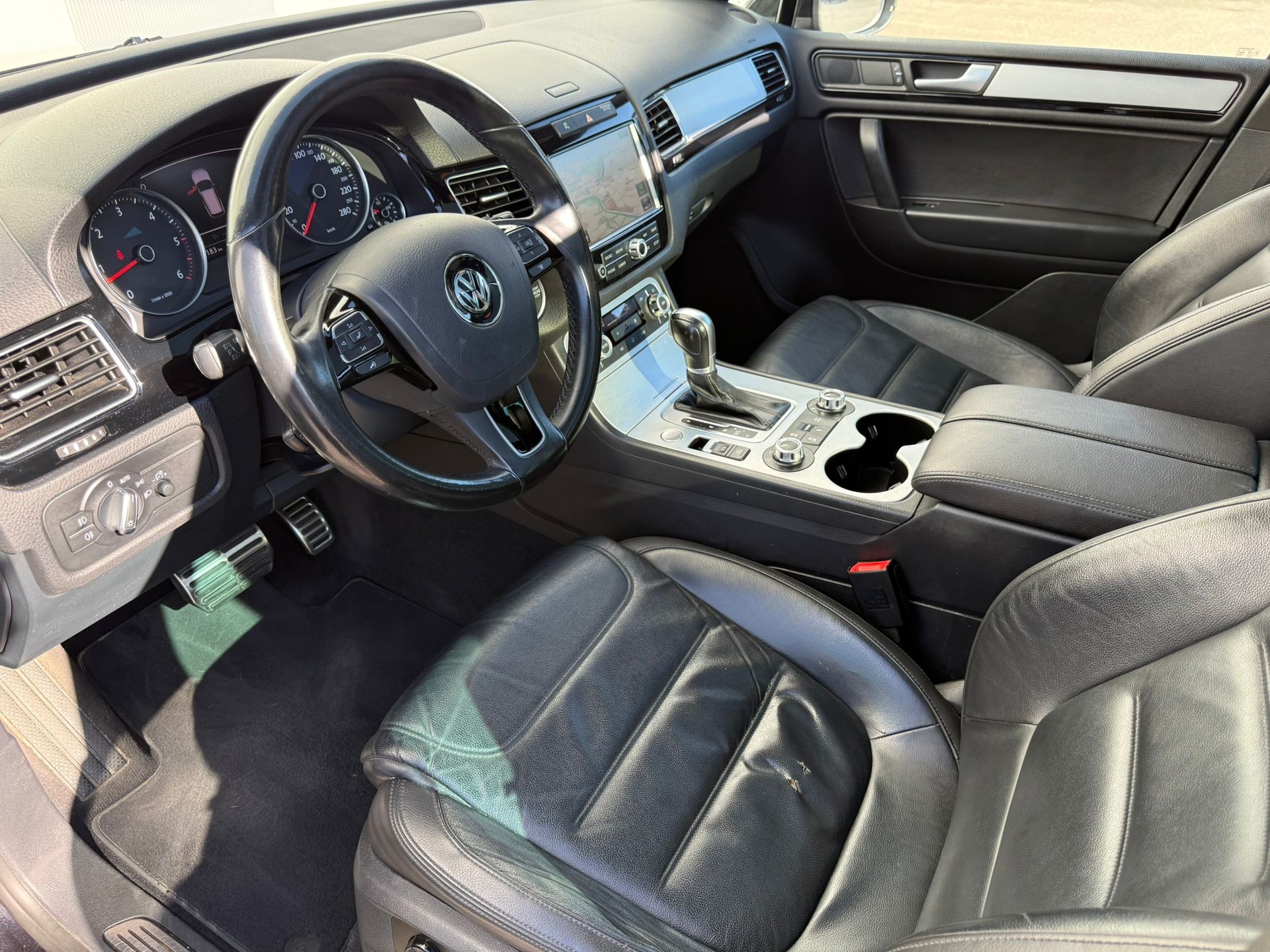 VW Touareg 3.0 TDI BMT Black Pearl Tiptronic-image-8