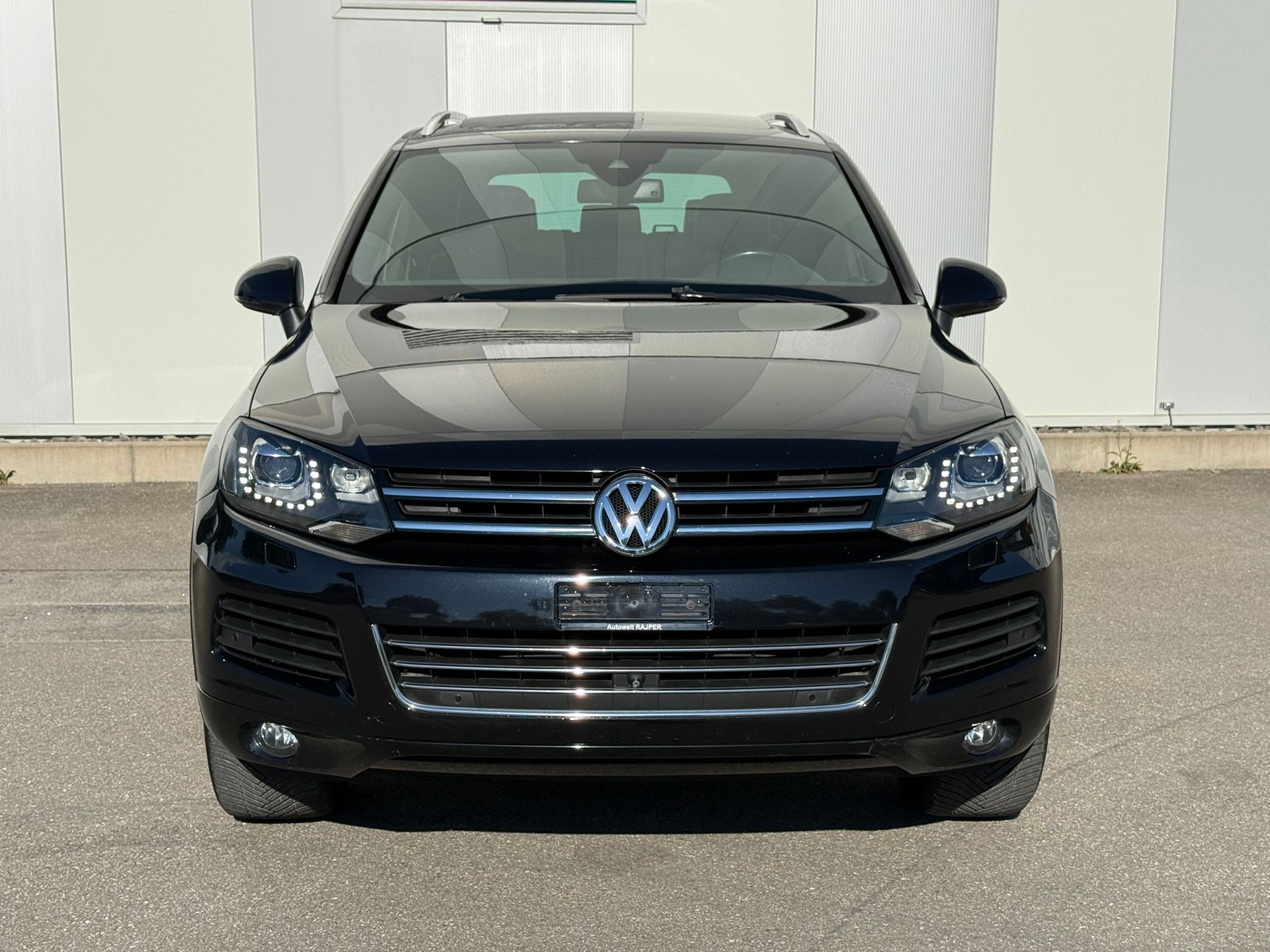 VW Touareg 3.0 TDI BMT Black Pearl Tiptronic-image-1