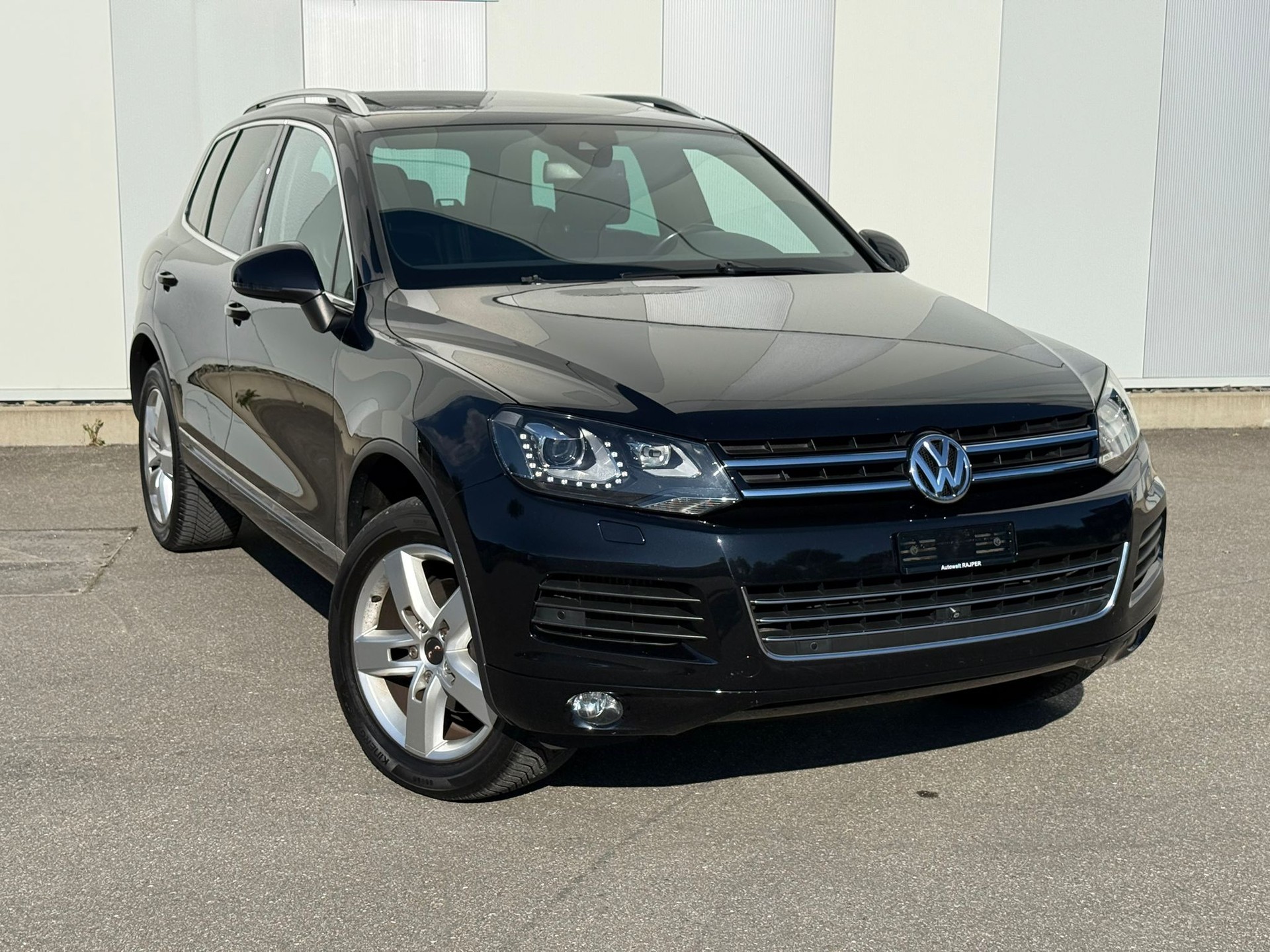 VW Touareg 3.0 TDI BMT Black Pearl Tiptronic-image-2