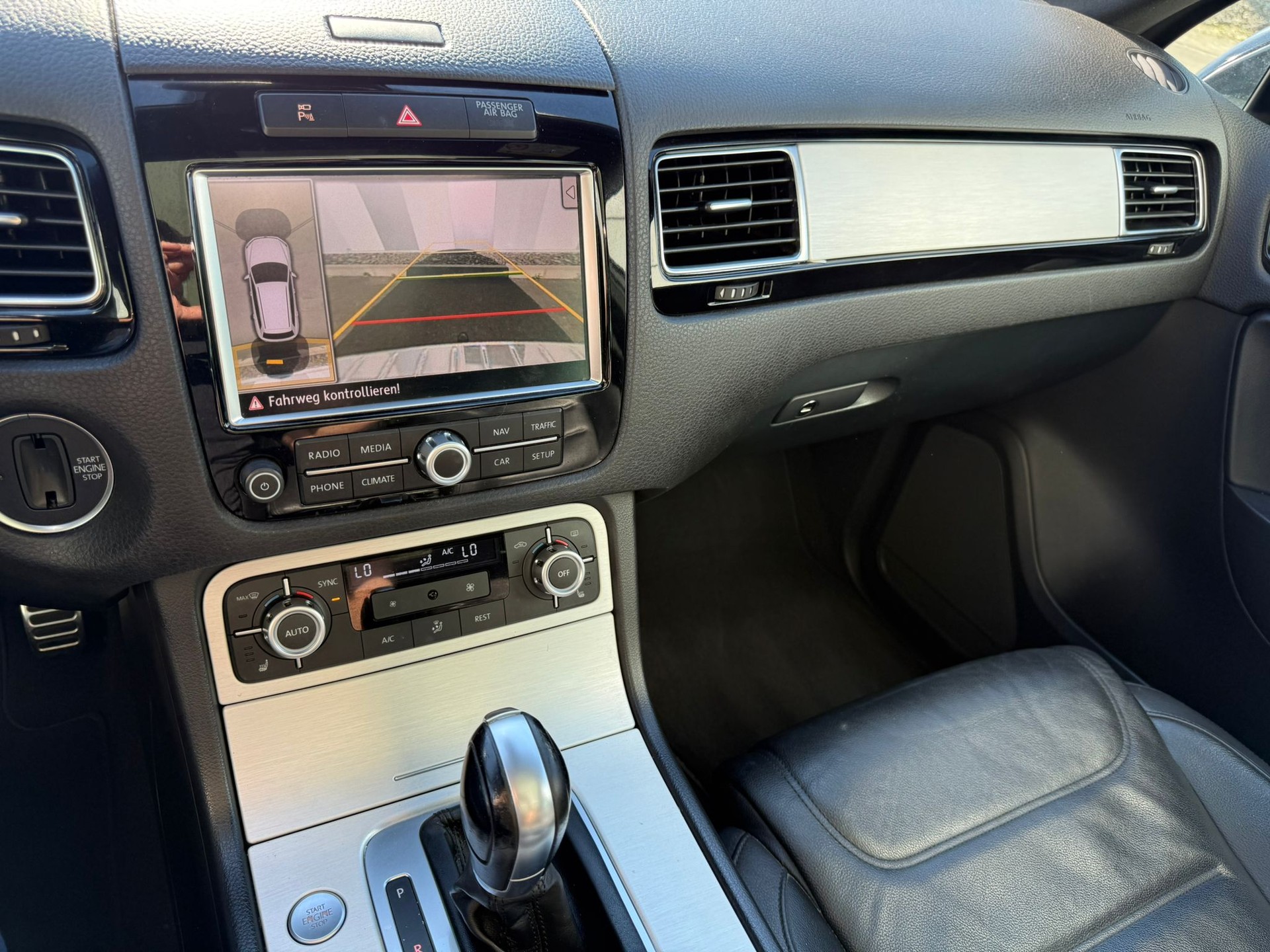 VW Touareg 3.0 TDI BMT Black Pearl Tiptronic-image-13