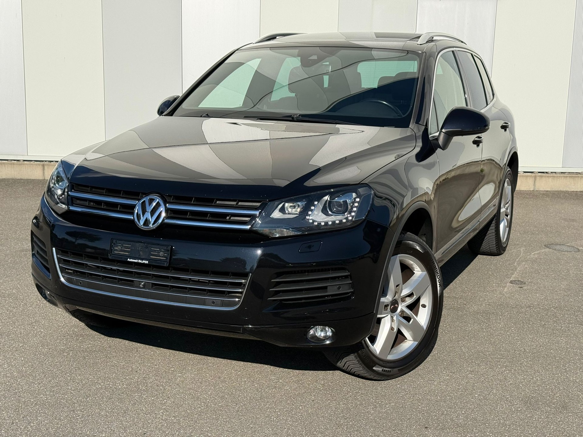 VW Touareg 3.0 TDI BMT Black Pearl Tiptronic-image-0