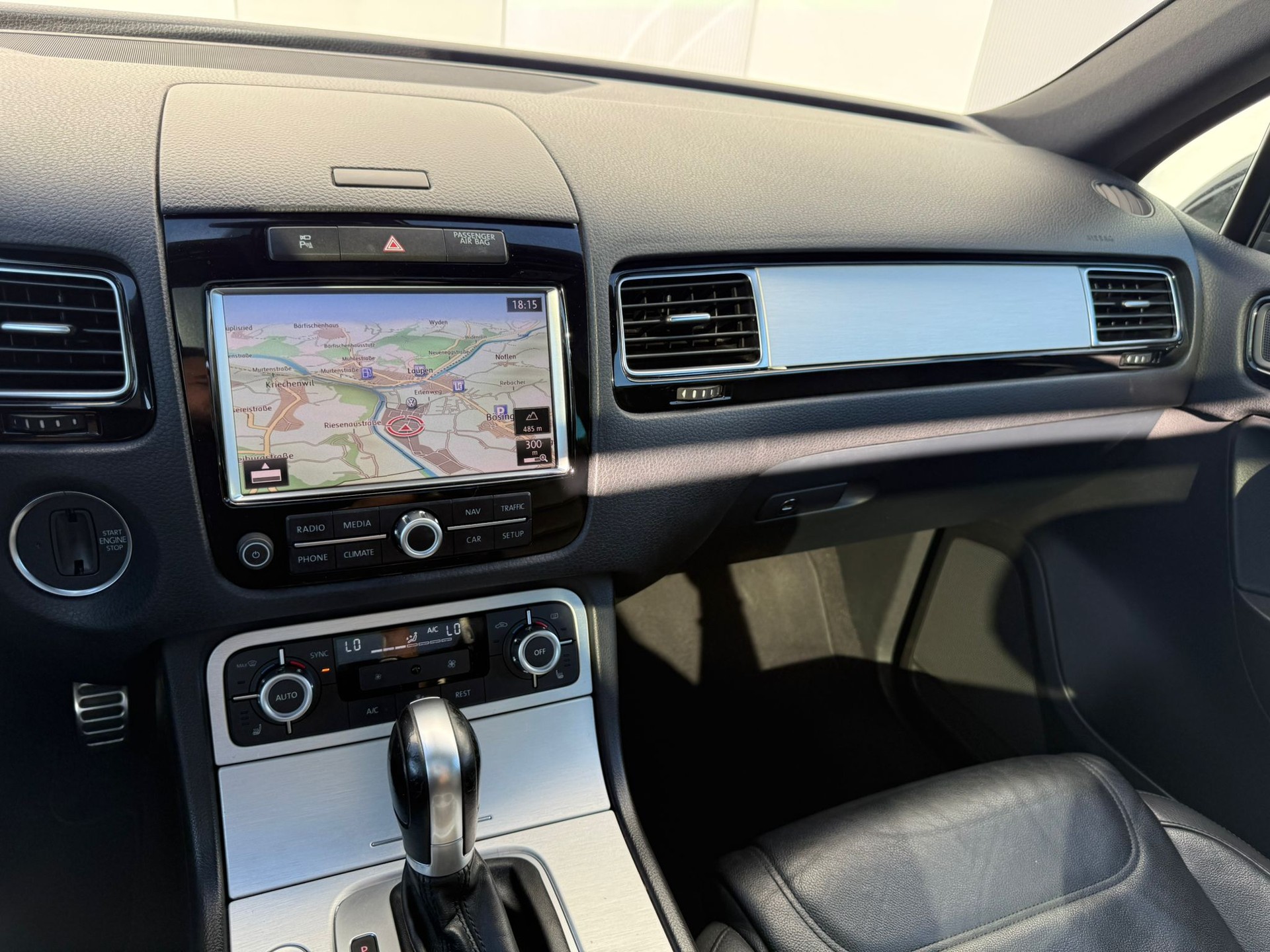VW Touareg 3.0 TDI BMT Black Pearl Tiptronic-image-10
