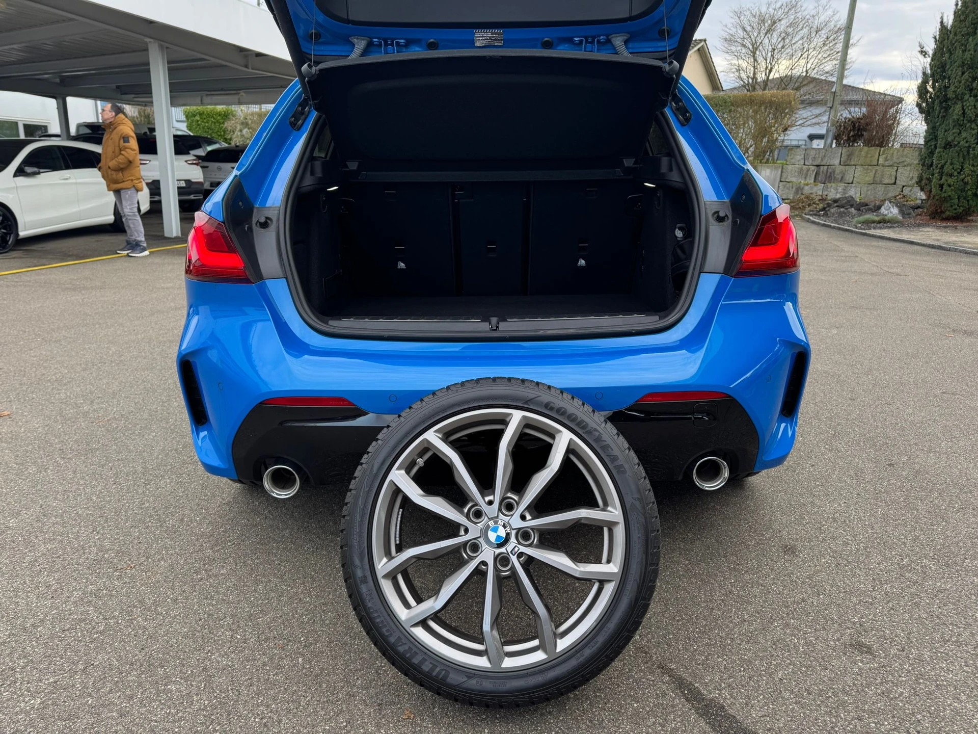 BMW 120d xDrive Steptronic M Sport-image-7