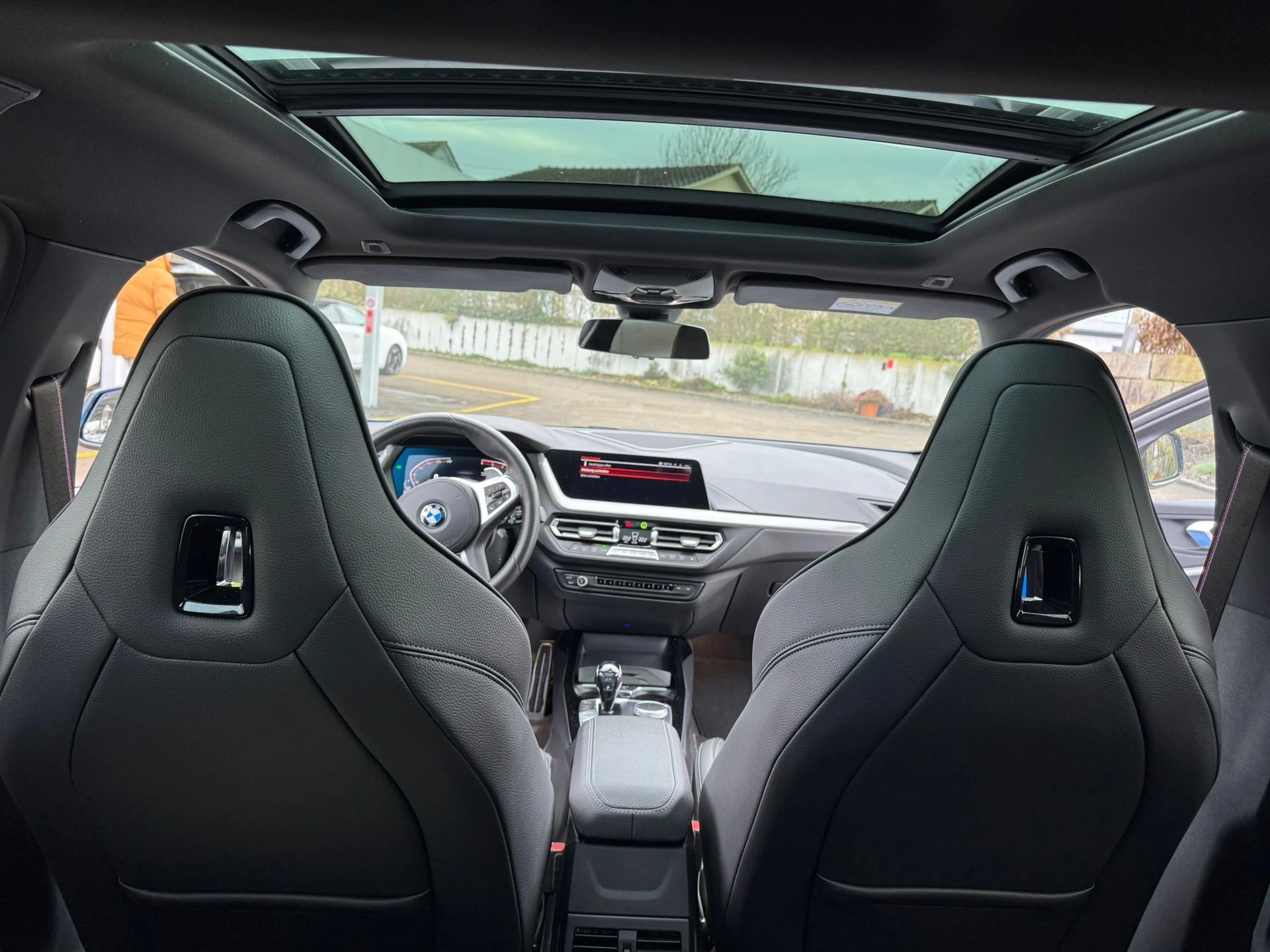BMW 120d xDrive Steptronic M Sport-image-9