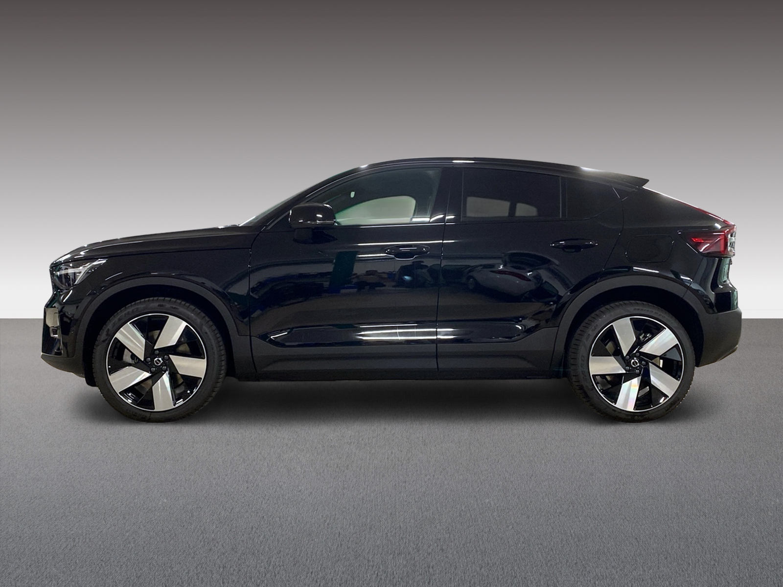 VOLVO EC40 Twin Ultra AWD XCENTRIC-image-2