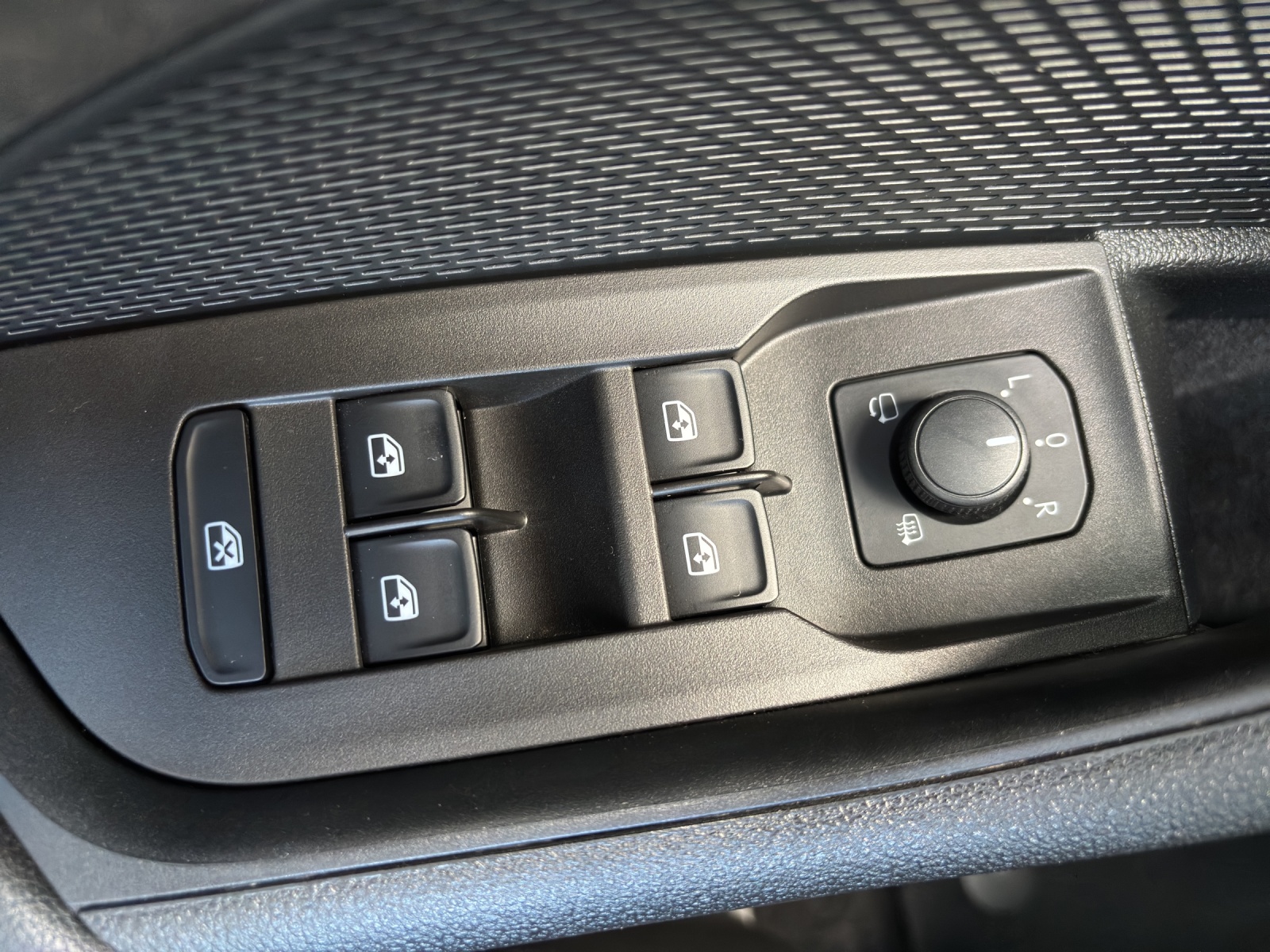 SKODA Octavia Combi 2.0 TSI DSG RS mit AHK-Vorbereitung & Rückfahrkamera-image-16