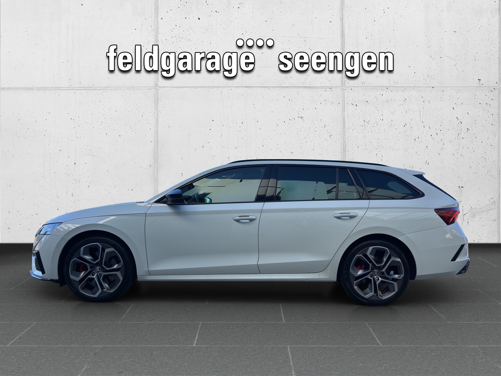 SKODA Octavia Combi 2.0 TSI DSG RS mit AHK-Vorbereitung & Rückfahrkamera-image-1