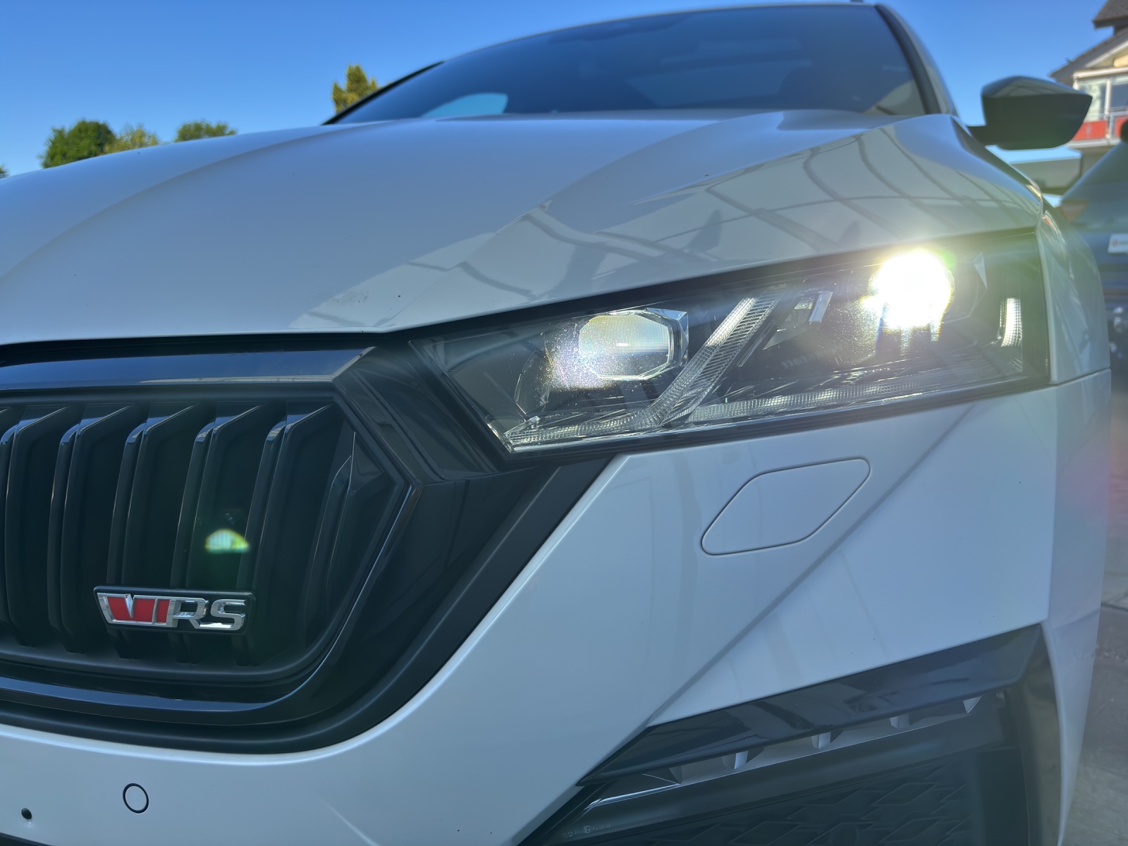 SKODA Octavia Combi 2.0 TSI DSG RS mit AHK-Vorbereitung & Rückfahrkamera-image-7
