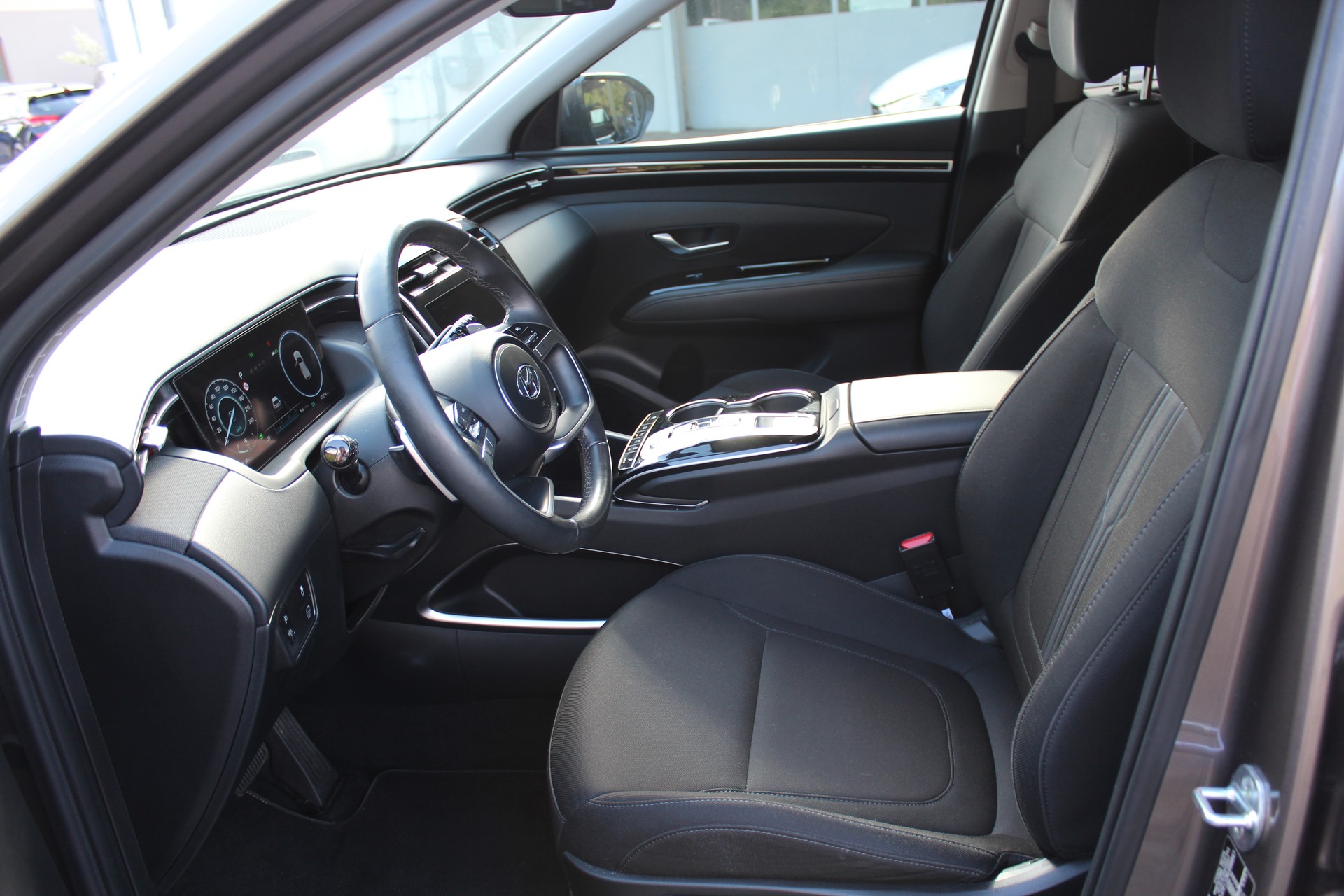HYUNDAI Tucson 1.6 TGDI HEV Amplia 4WD-image-9