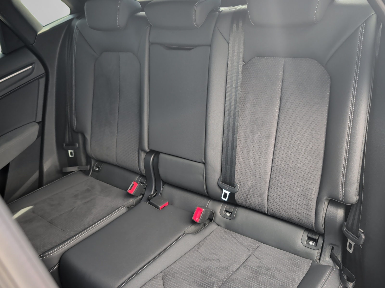 AUDI Q3 Sportback 40 TDI S line quattro S-tronic-image-10