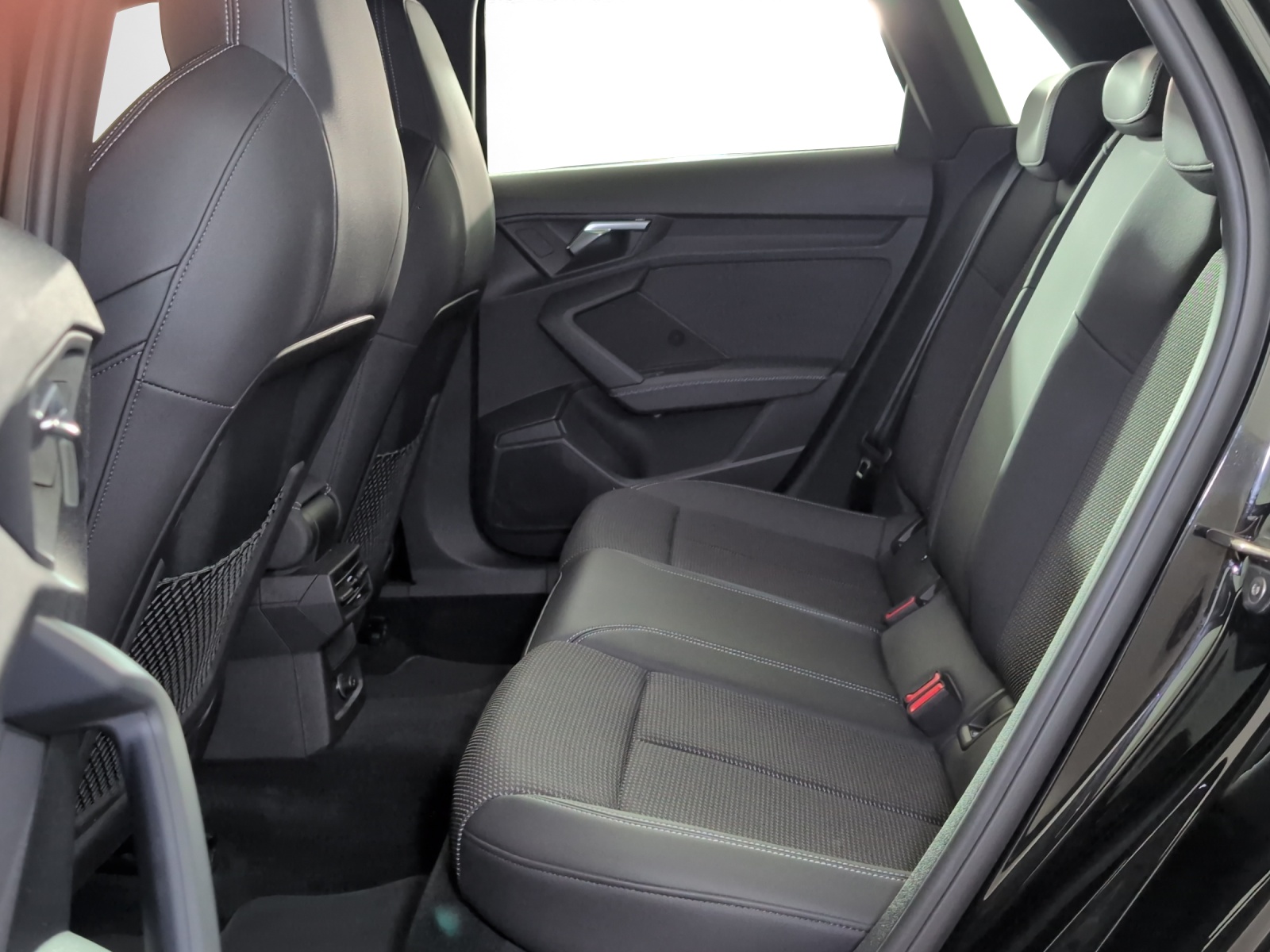 AUDI A3 Sportback 40 TDI S line S-tronic quattro-image-7