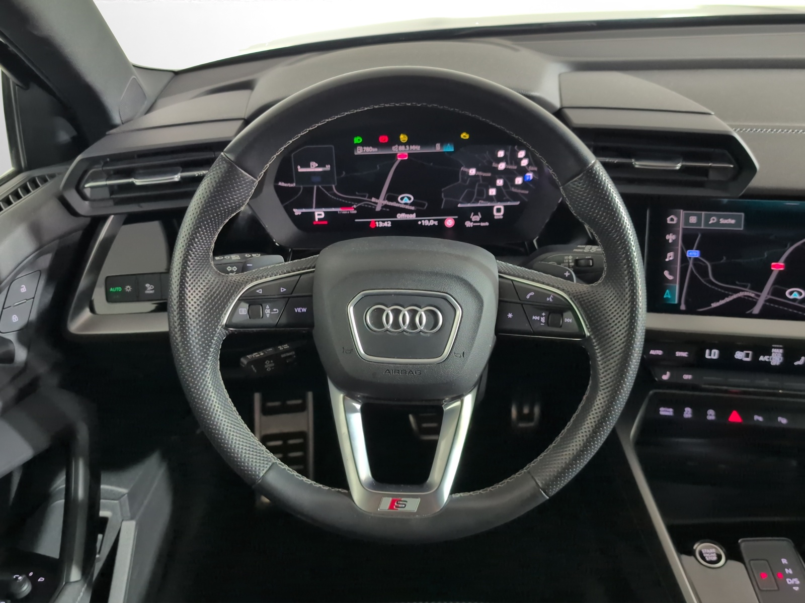 AUDI A3 Sportback 40 TDI S line S-tronic quattro-image-11