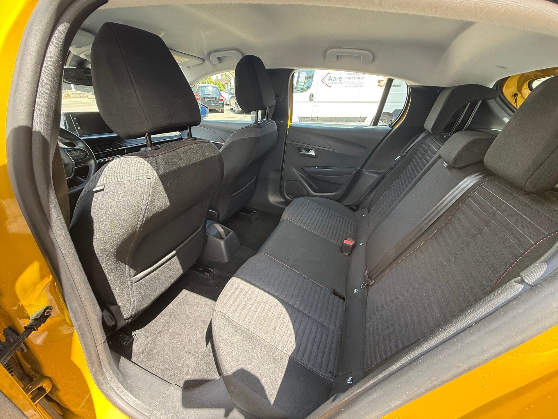 PEUGEOT 208 1.2 PureTech Allure-image-12