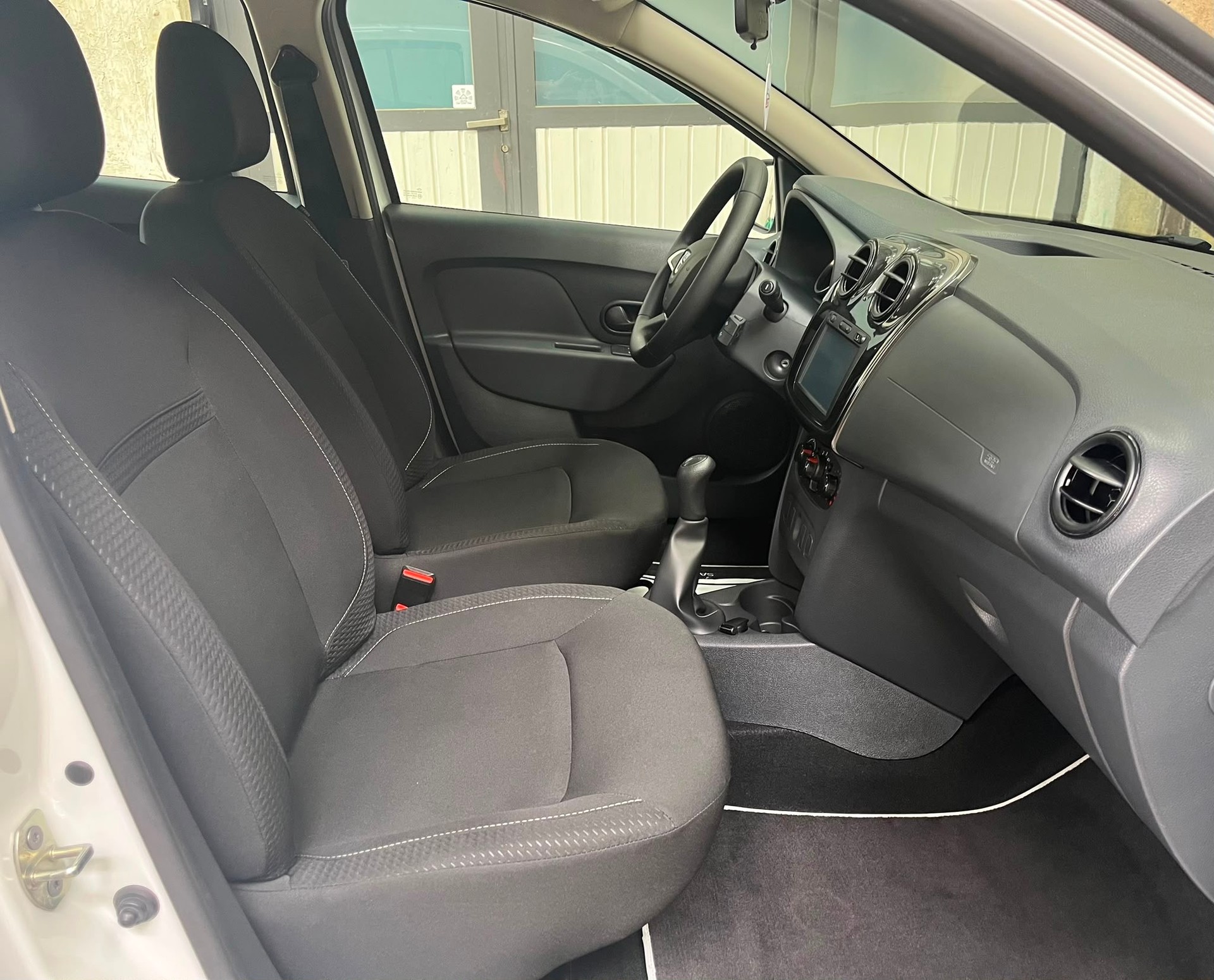 DACIA Sandero 1.0 Comfort-image-9