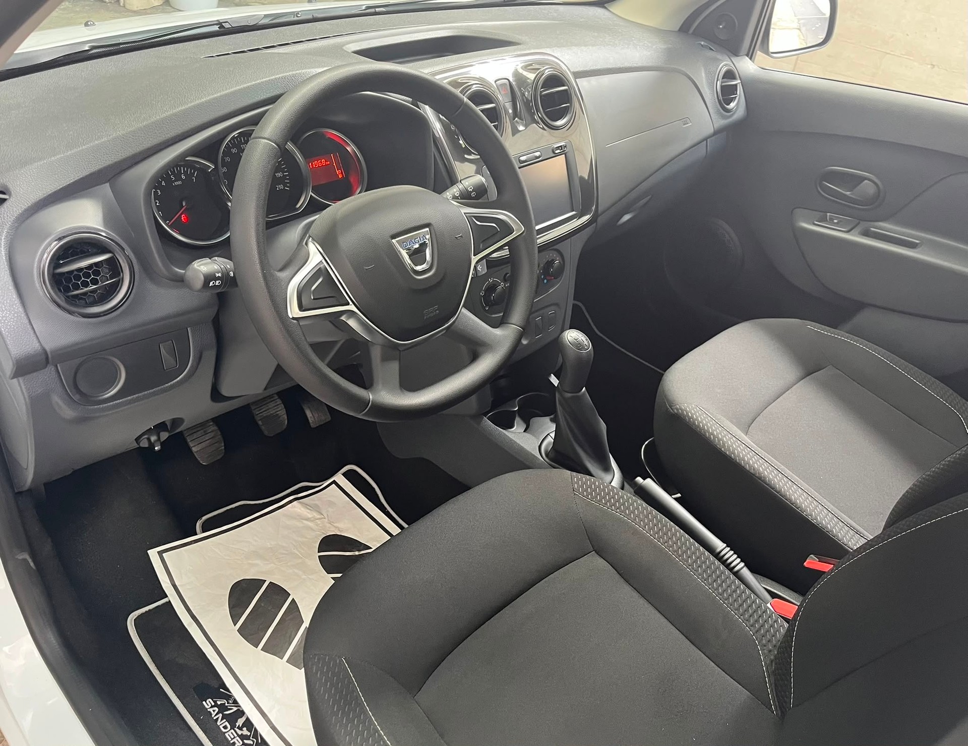 DACIA Sandero 1.0 Comfort-image-8