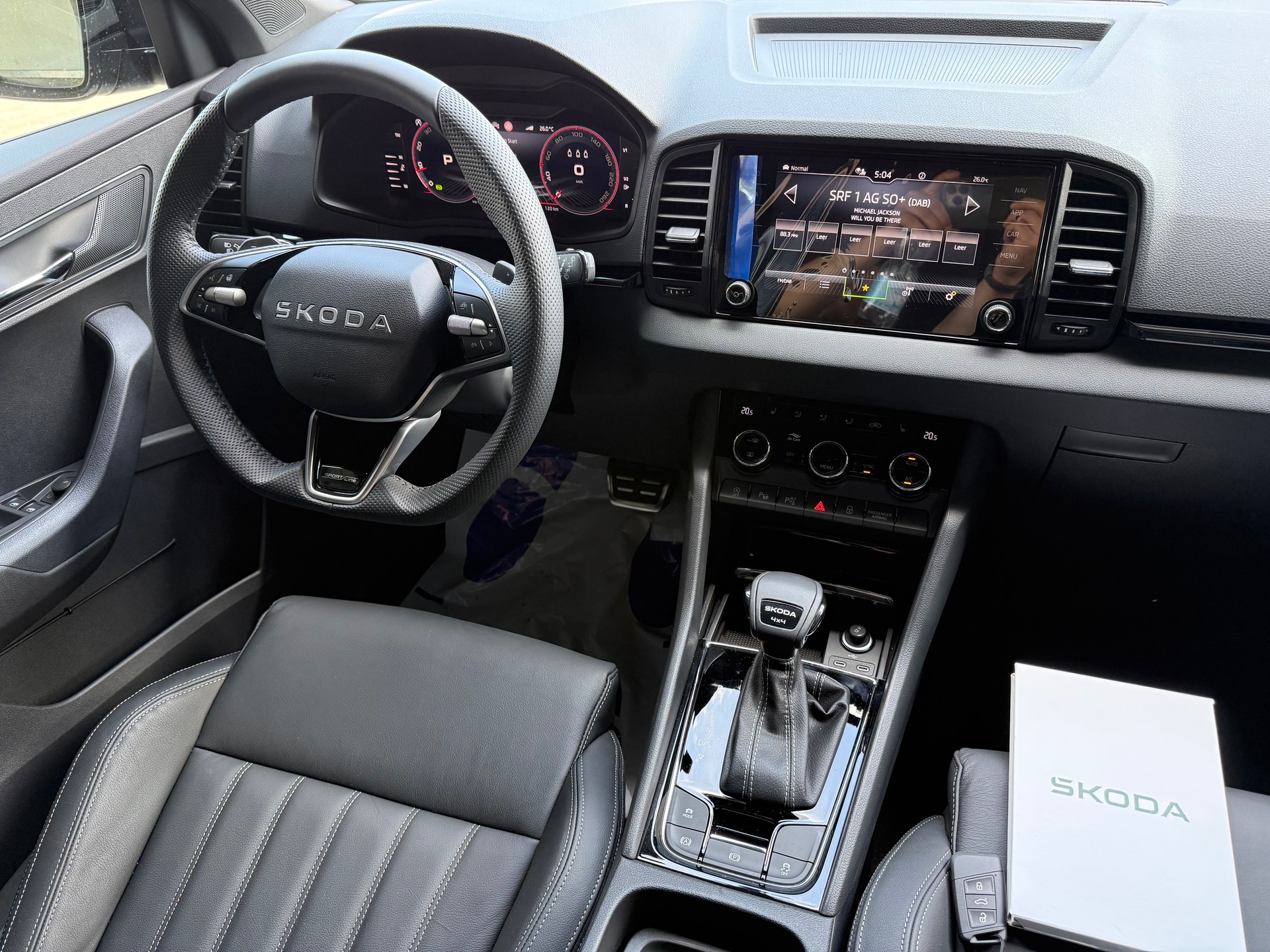 SKODA Karoq 2.0 TSI SportLine 4x4 DSG-image-9