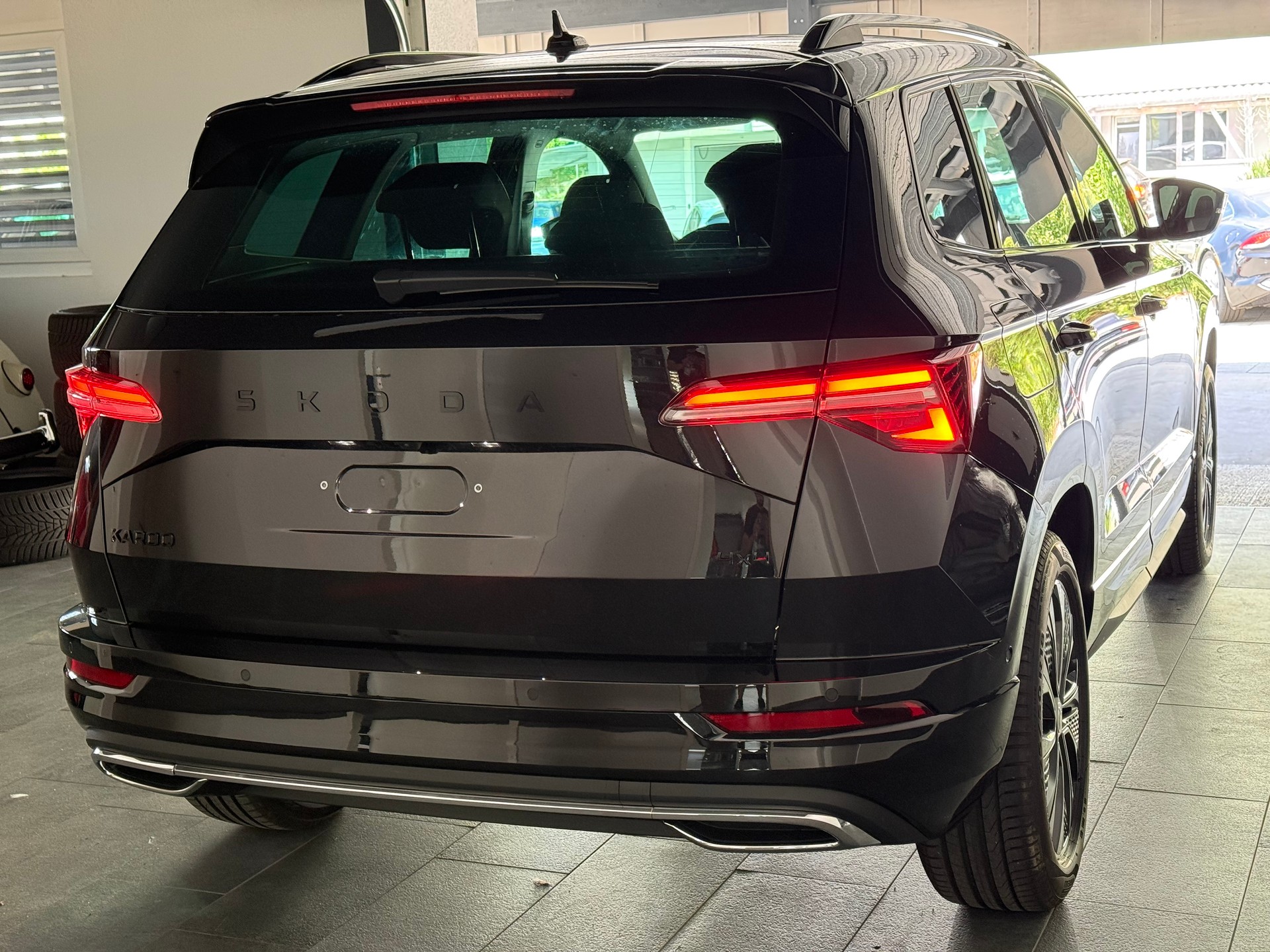 SKODA Karoq 2.0 TSI SportLine 4x4 DSG-image-2