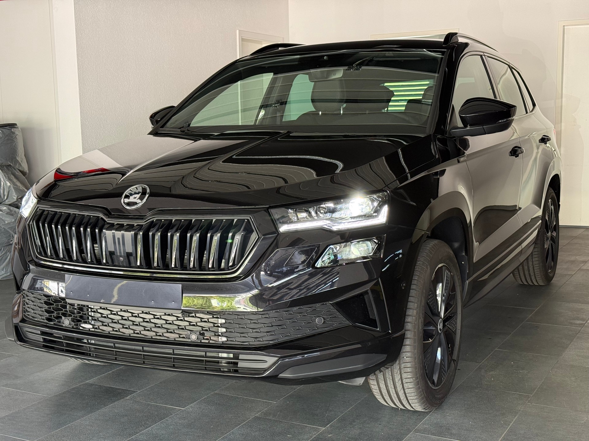 SKODA Karoq 2.0 TSI SportLine 4x4 DSG-image-0