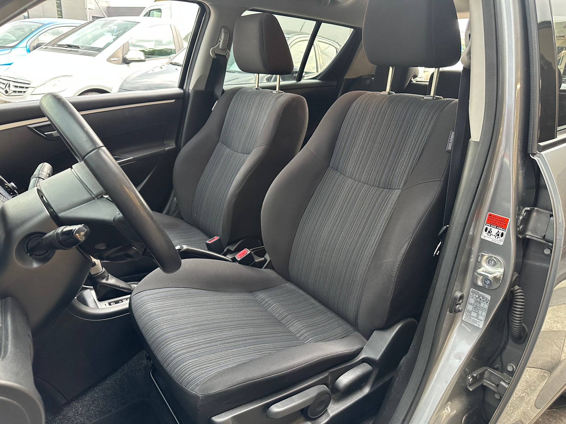 SUZUKI Swift 1.2i 16V Compact Top Automatic-image-17