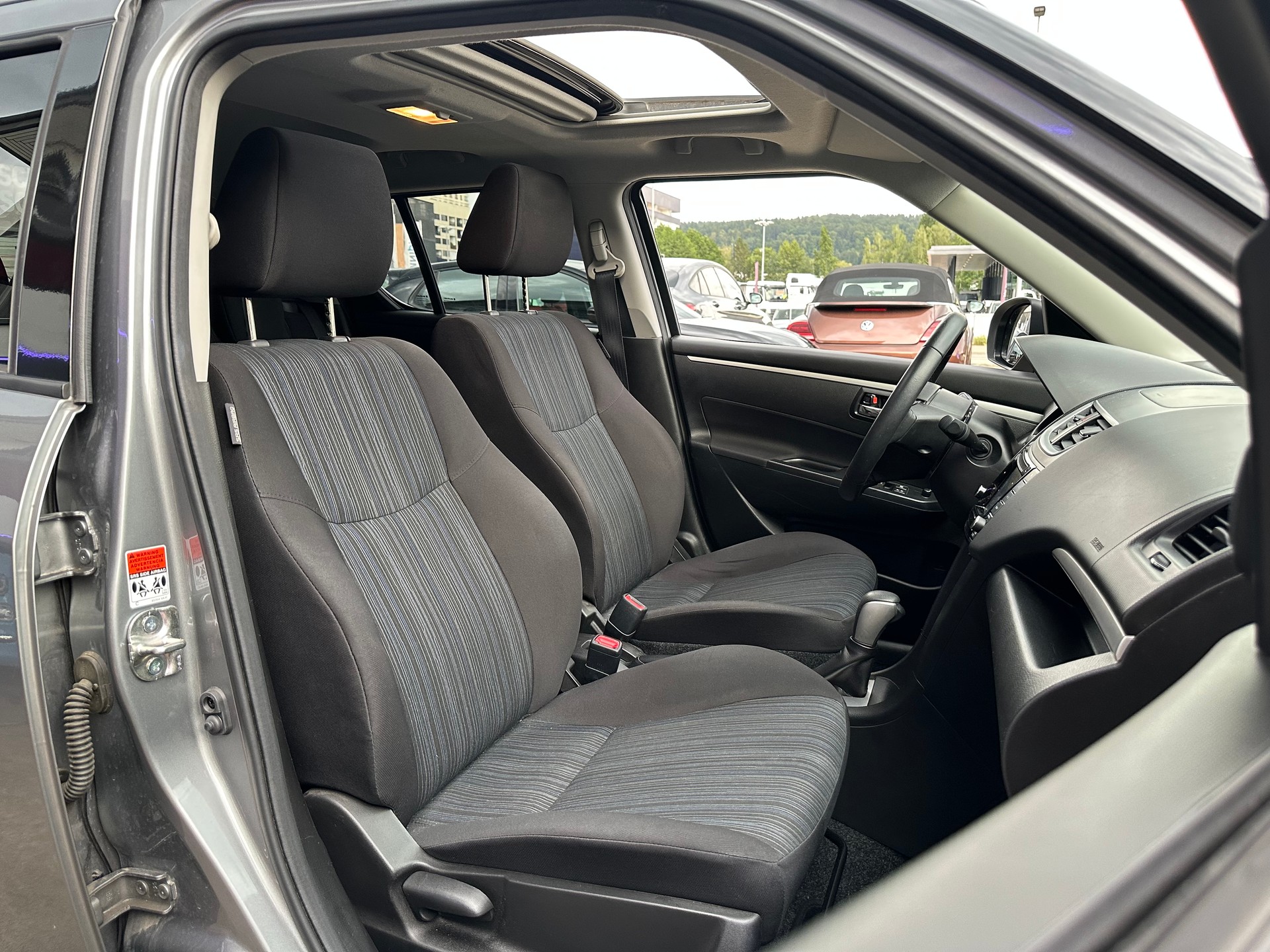 SUZUKI Swift 1.2i 16V Compact Top Automatic-image-14