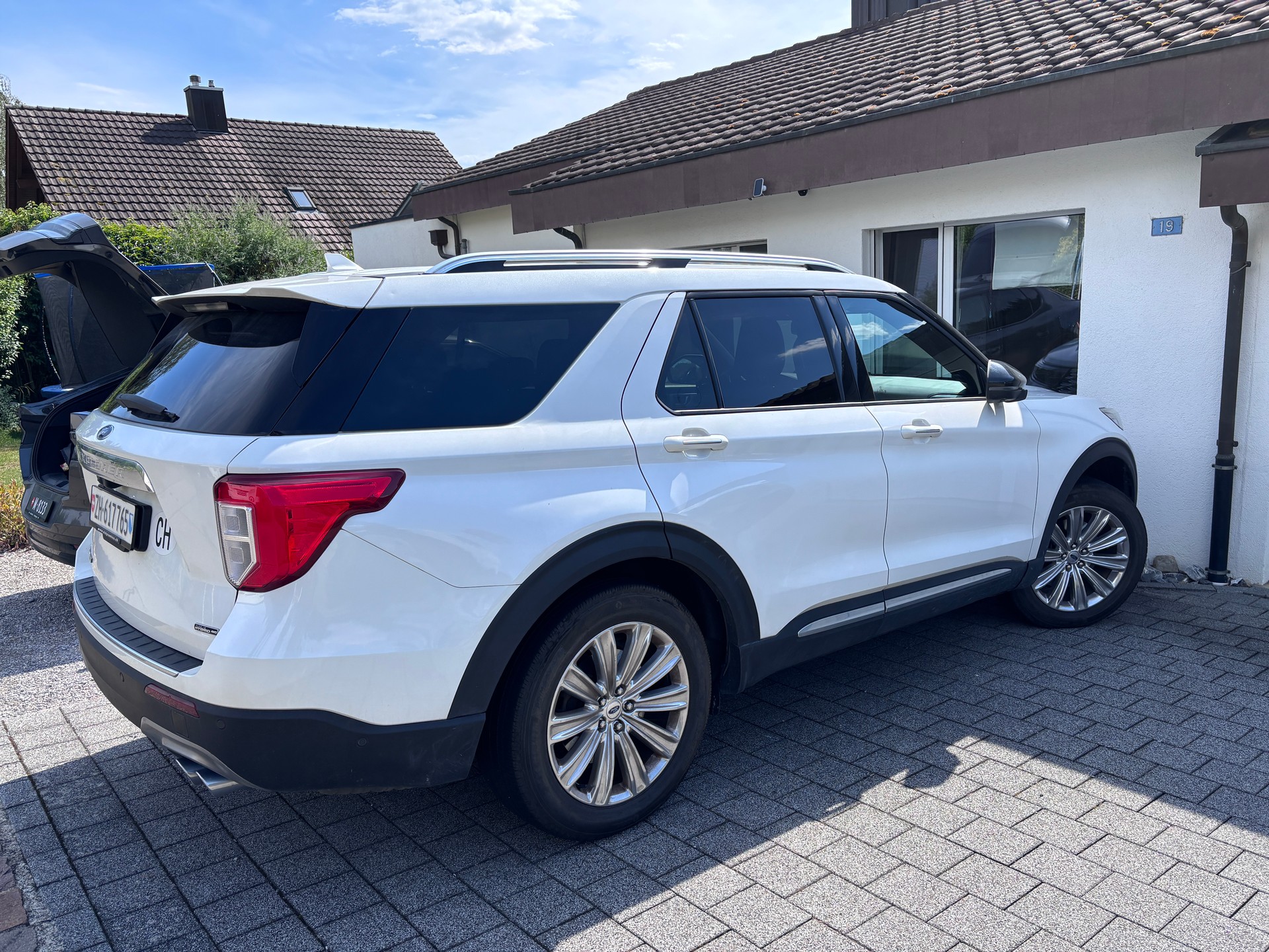 FORD 3.0 V6 Plug-in Hybrid Platinum-image-1