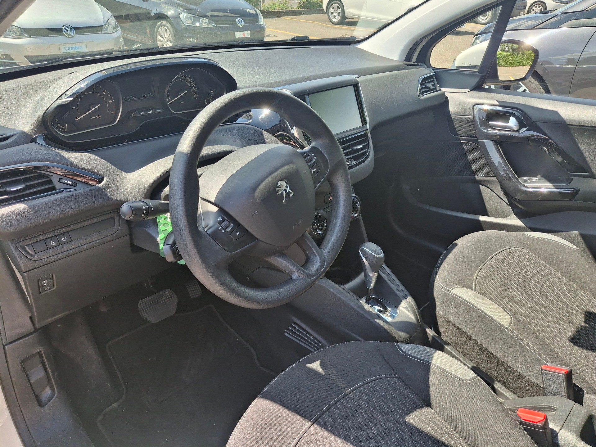 PEUGEOT 208 1.2 PureTech Style EAT6-image-14
