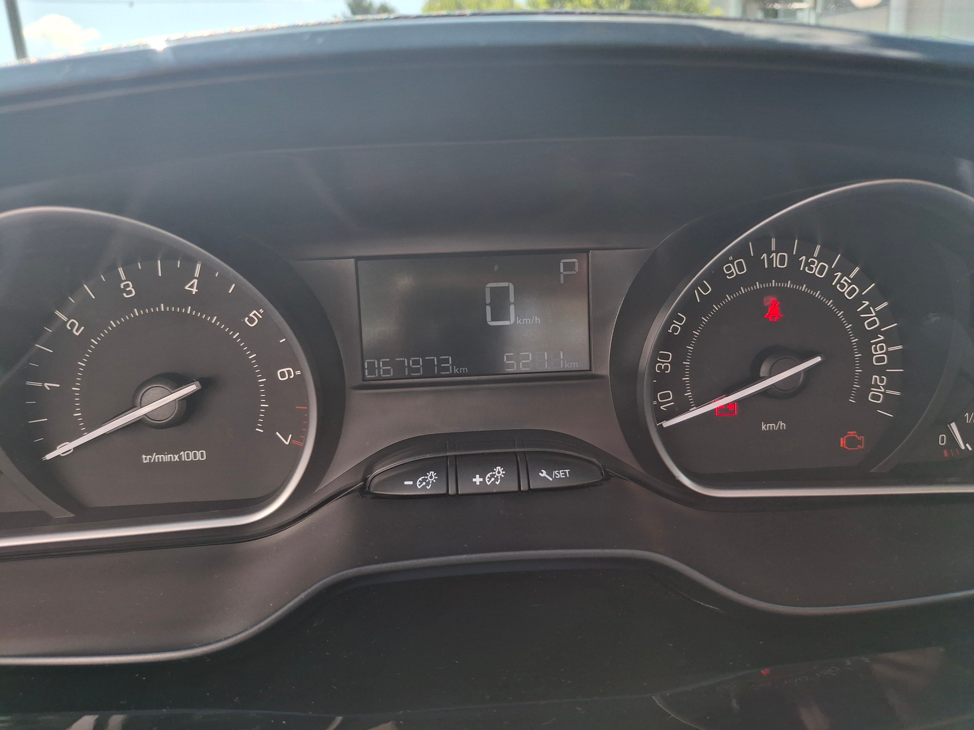 PEUGEOT 208 1.2 PureTech Style EAT6-image-5