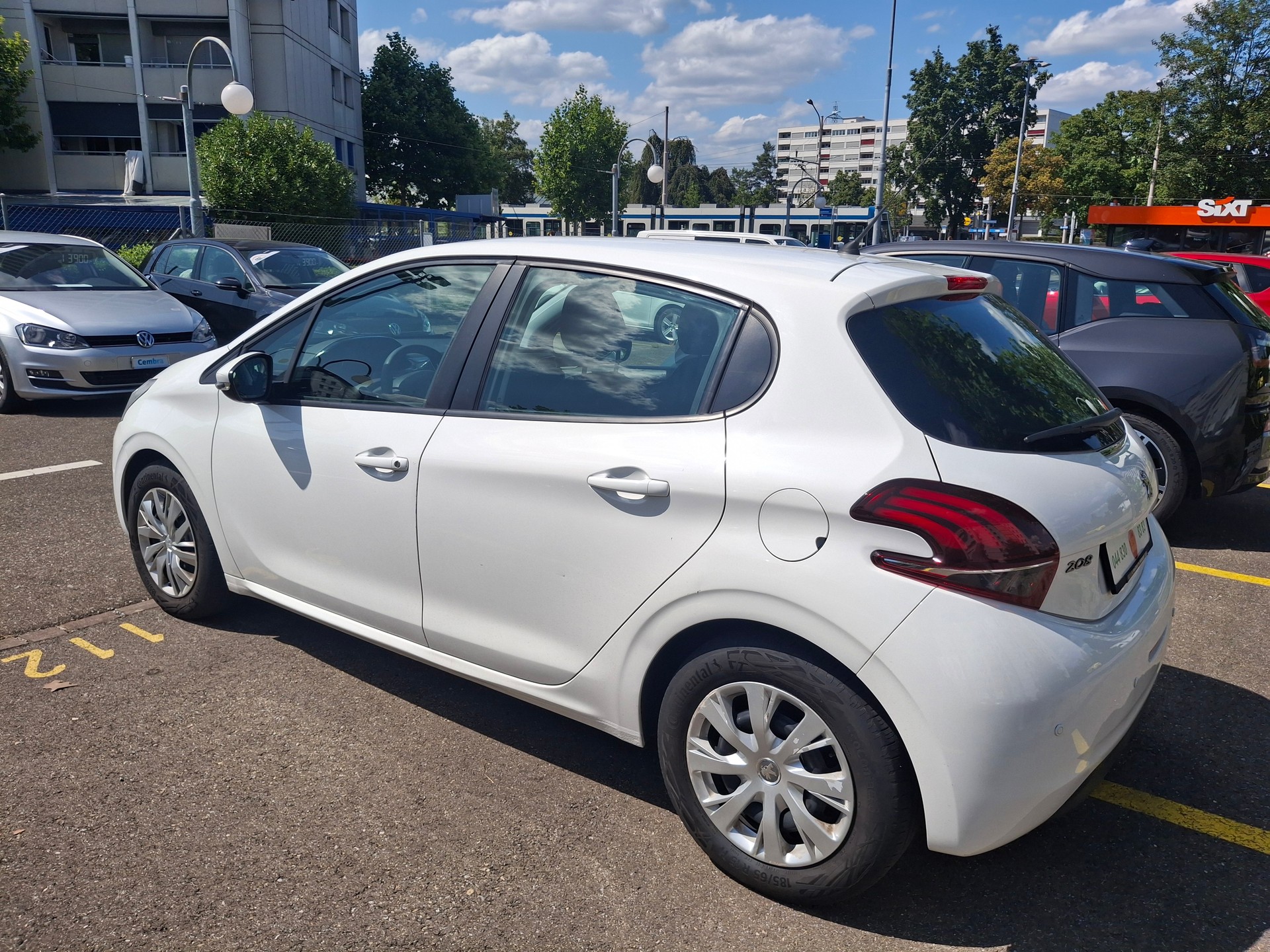 PEUGEOT 208 1.2 PureTech Style EAT6-image-3