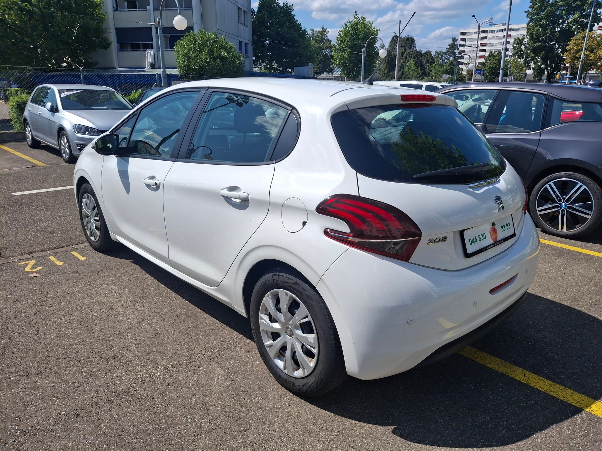 PEUGEOT 208 1.2 PureTech Style EAT6-image-21