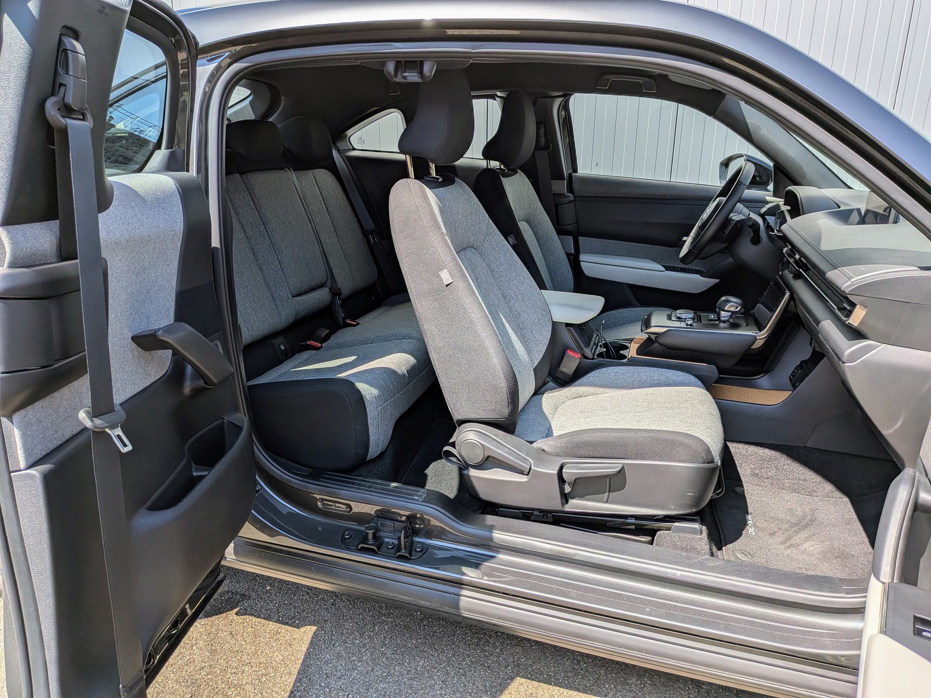 MAZDA MX-30 PHEV e-Skyactiv R-EV 170 Exclusive-Line-image-12