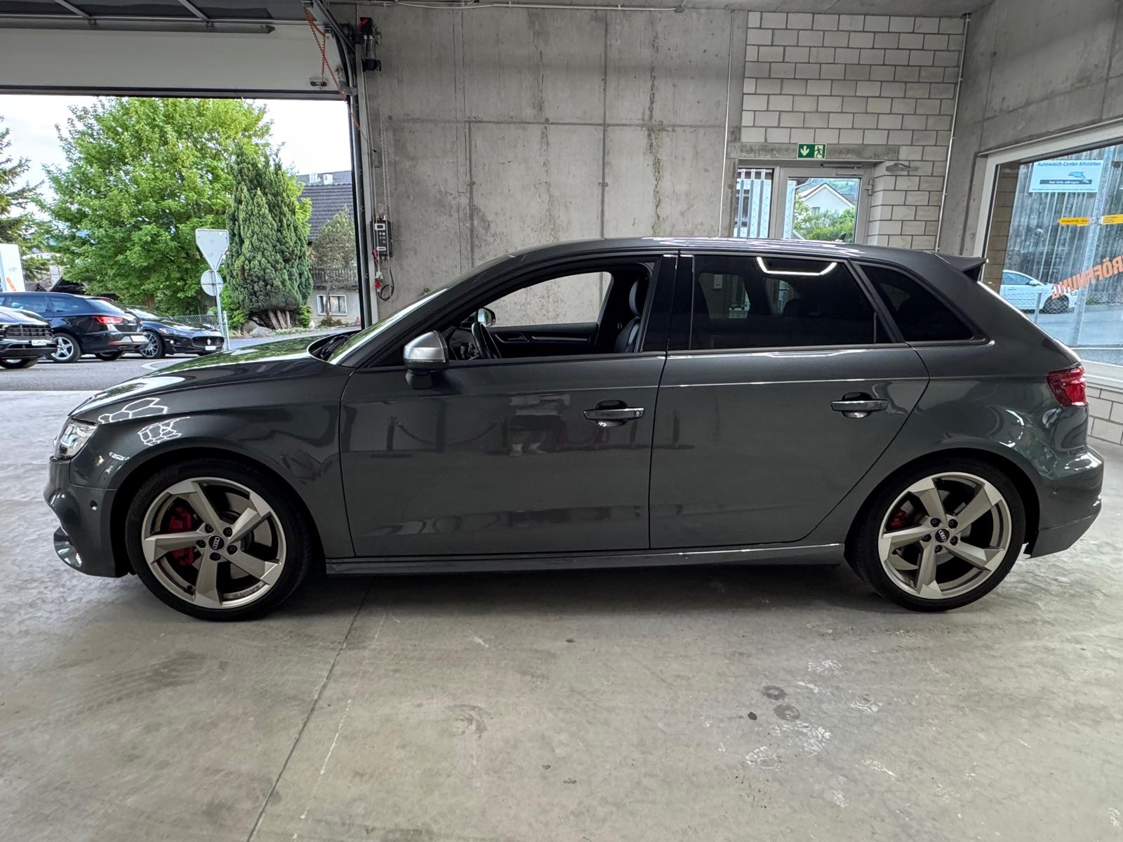 AUDI S3 Sportback 2.0 TFSI quattro S-tronic-showroom-element-2