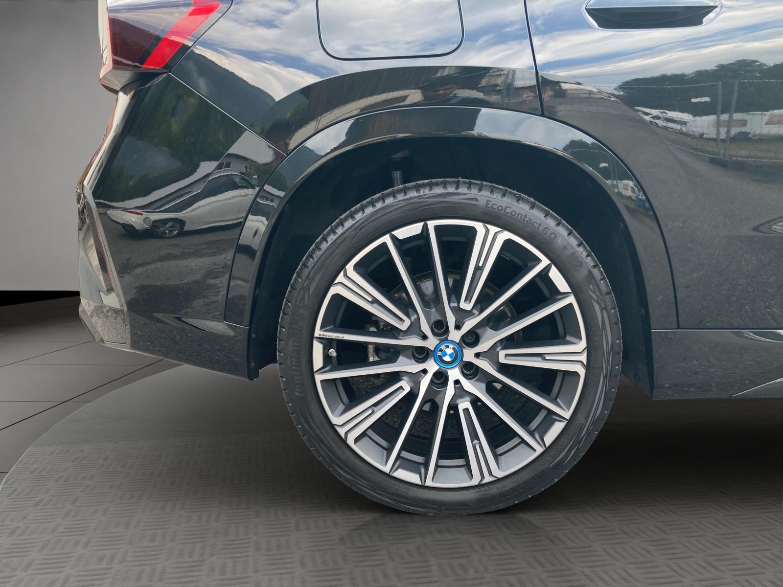 BMW iX1 30 xDrive-image-21