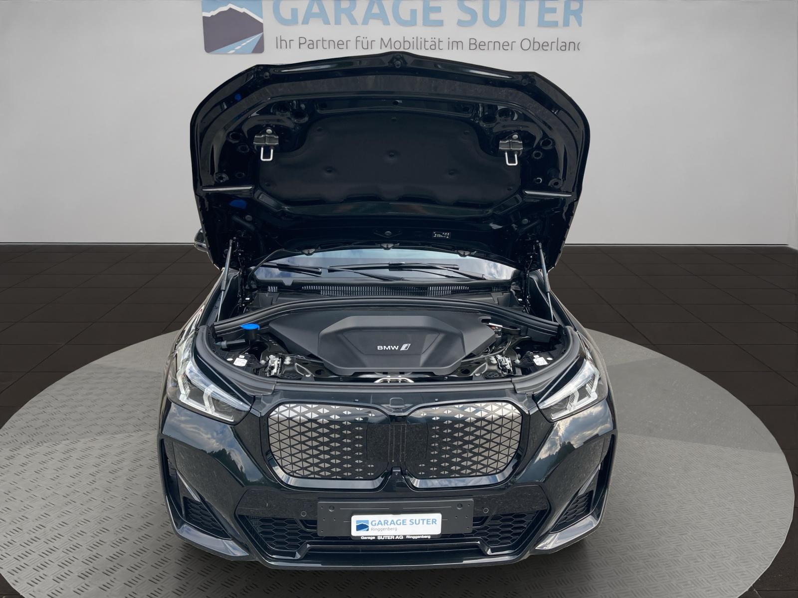 BMW iX1 30 xDrive-image-17